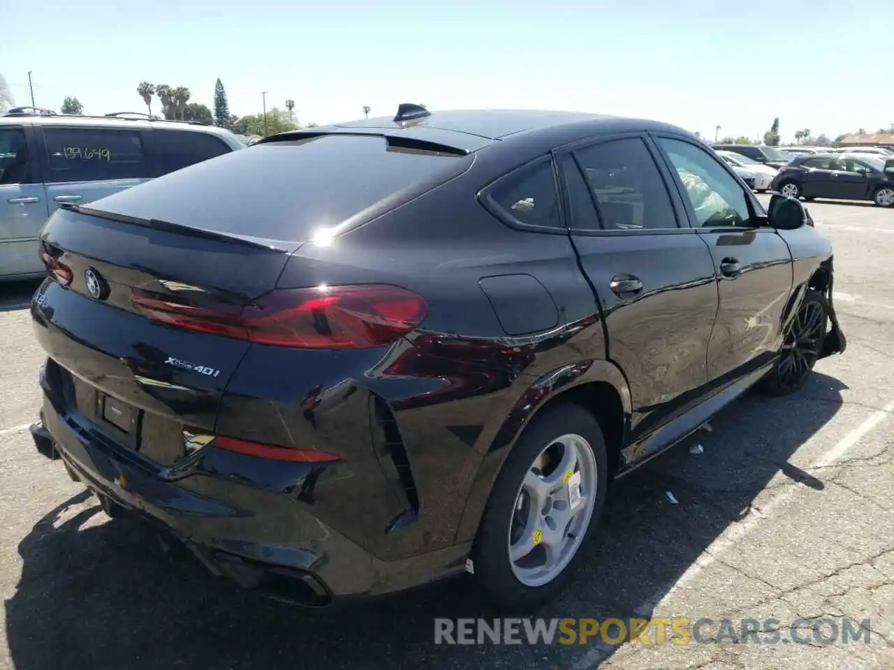 4 Photograph of a damaged car 5UXCY6C07N9M05858 BMW X6 2022