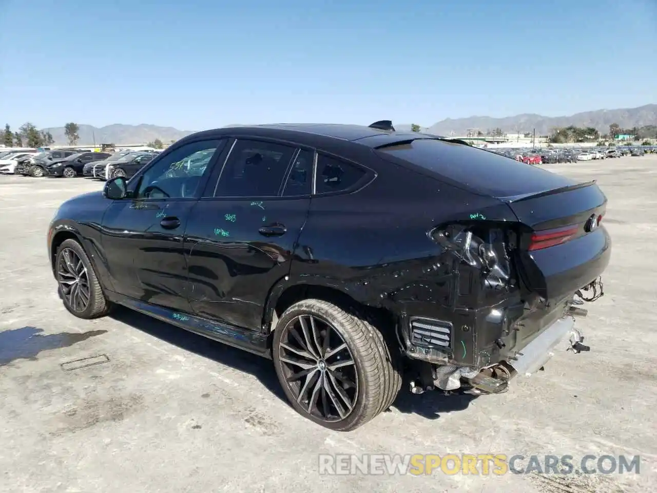 3 Photograph of a damaged car 5UXCY6C09N9K24423 BMW X6 2022