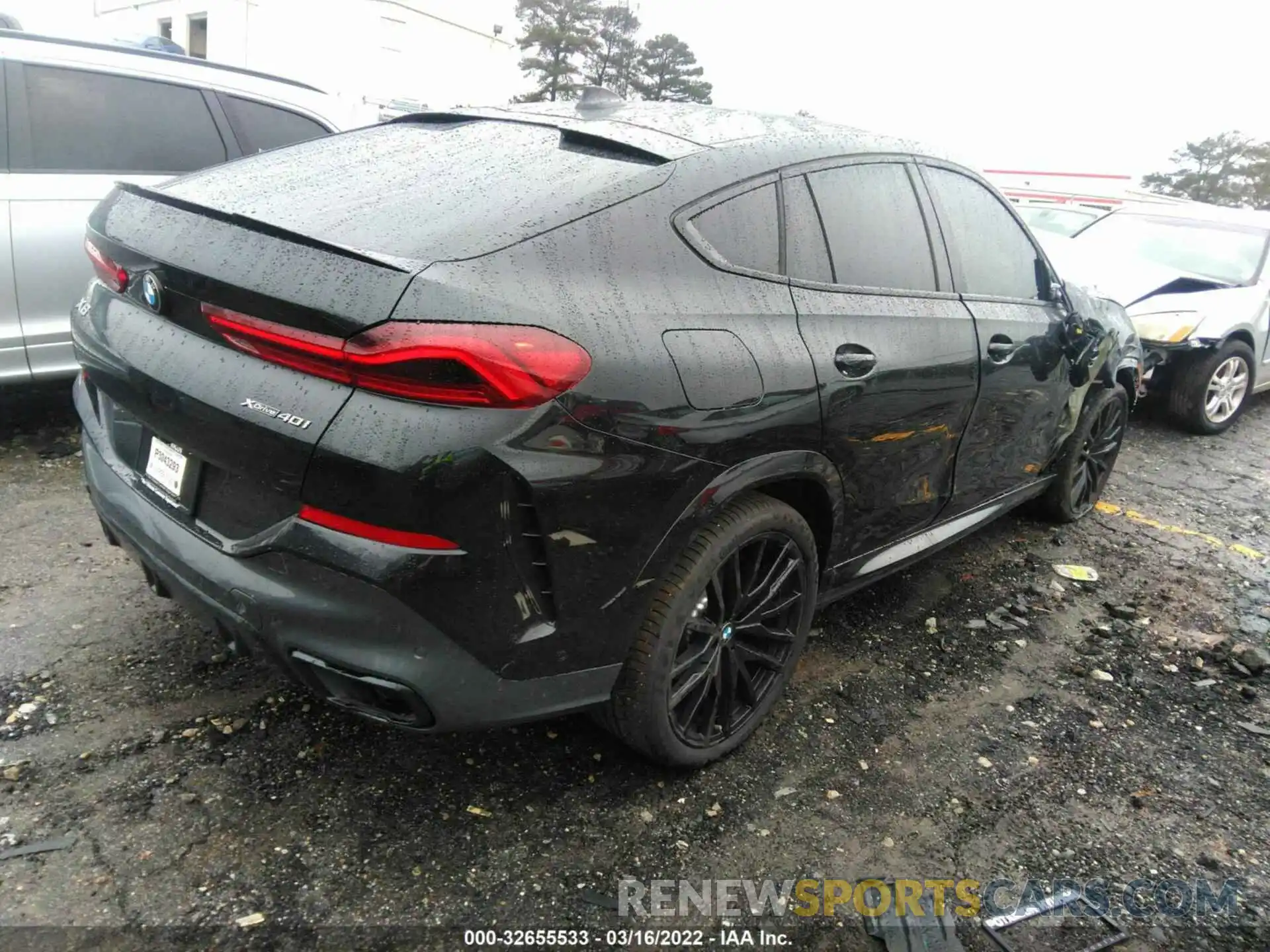 4 Photograph of a damaged car 5UXCY6C0XN9K98126 BMW X6 2022