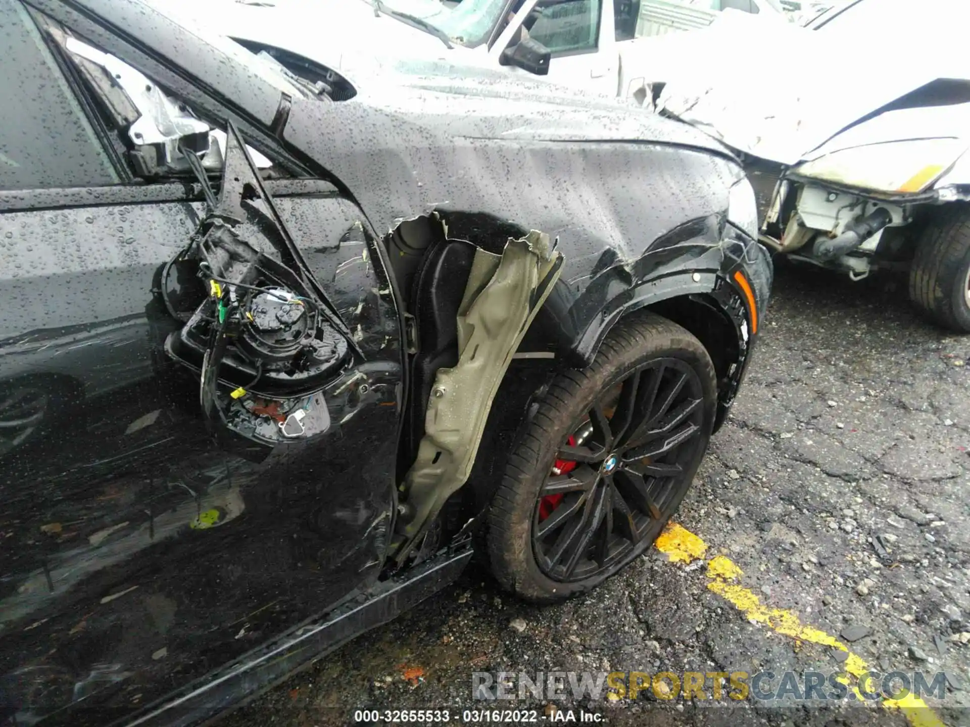 6 Photograph of a damaged car 5UXCY6C0XN9K98126 BMW X6 2022