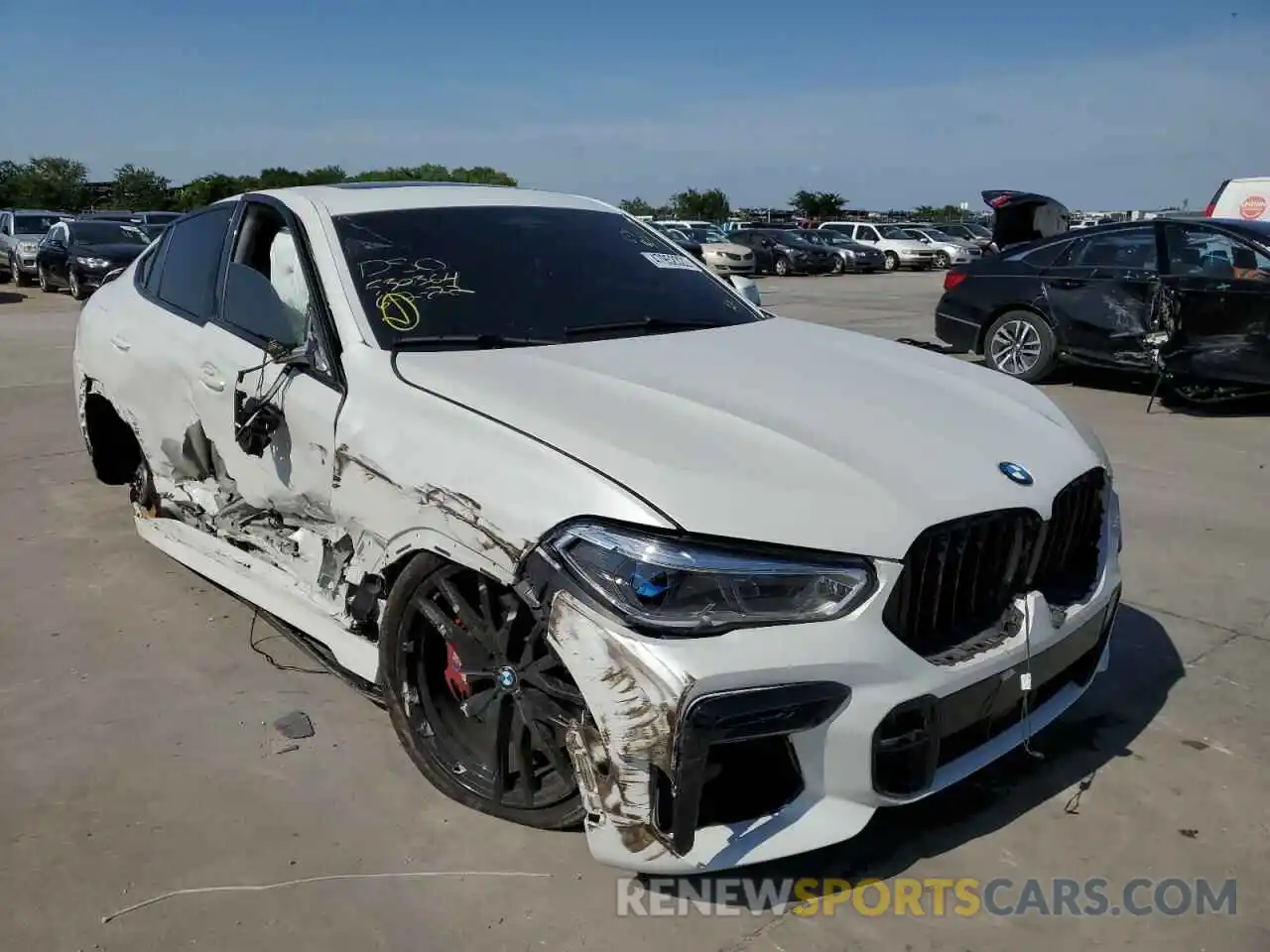 1 Photograph of a damaged car 5UXCY8C05N9J76317 BMW X6 2022