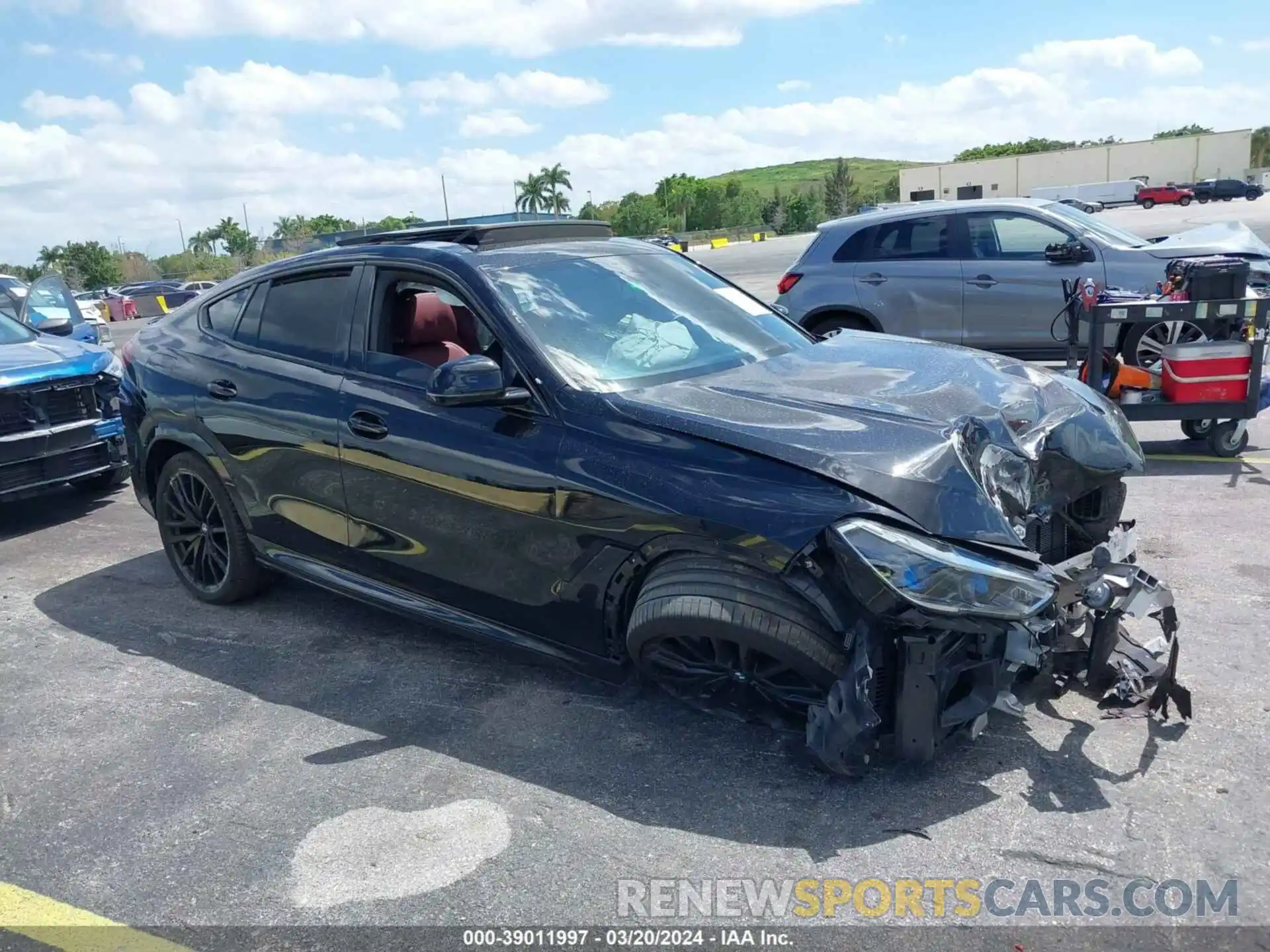 1 Photograph of a damaged car 5UXCY8C09N9M89712 BMW X6 2022