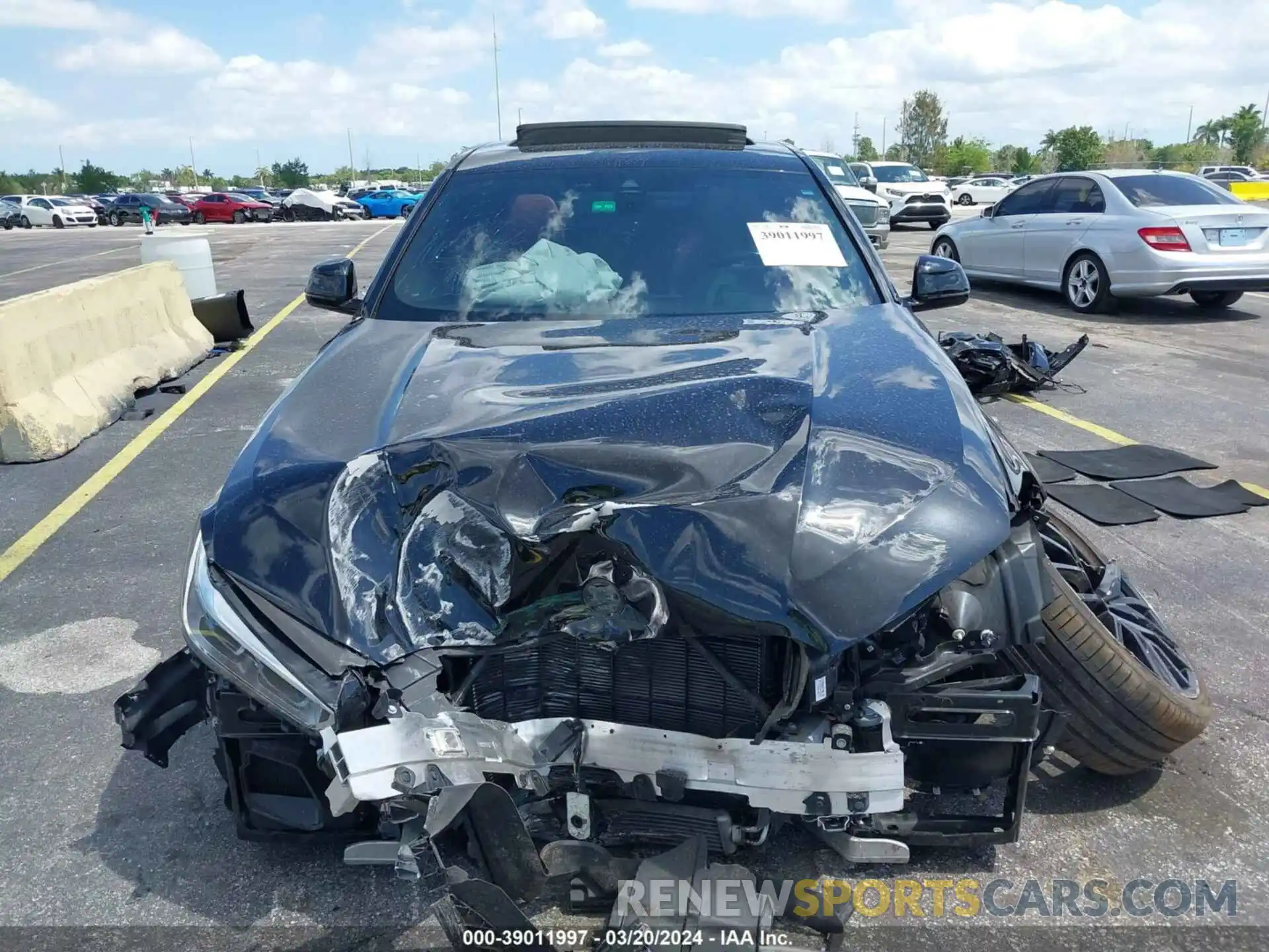 11 Photograph of a damaged car 5UXCY8C09N9M89712 BMW X6 2022