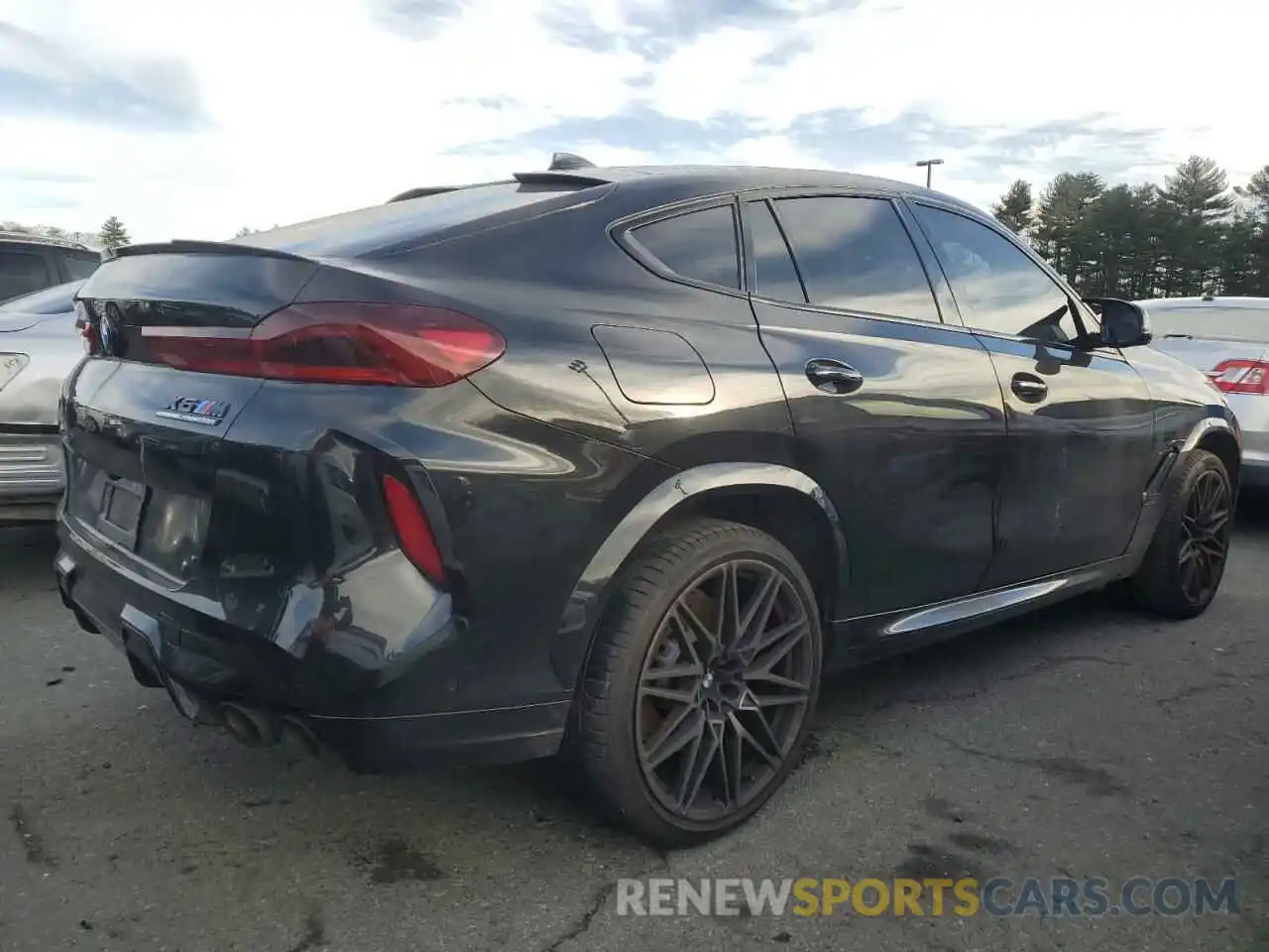 3 Photograph of a damaged car 5YMCY0C00N9L67461 BMW X6 2022