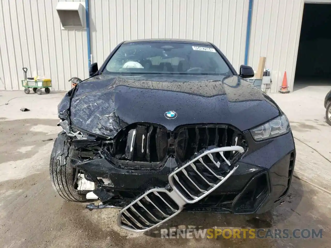 5 Photograph of a damaged car 5UX33EX06R9V10139 BMW X6 2024