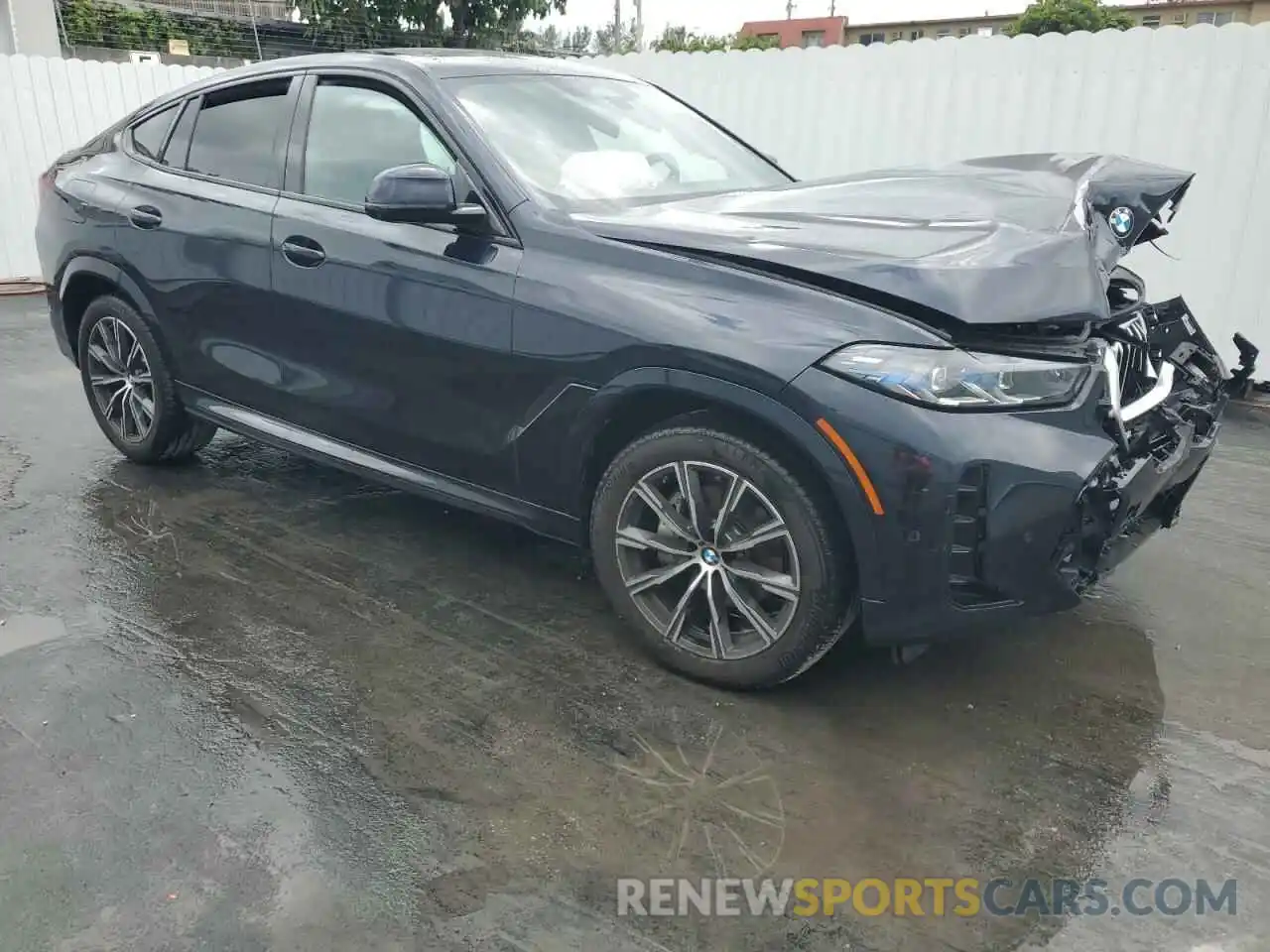 4 Photograph of a damaged car 5UX33EX08R9V06626 BMW X6 2024