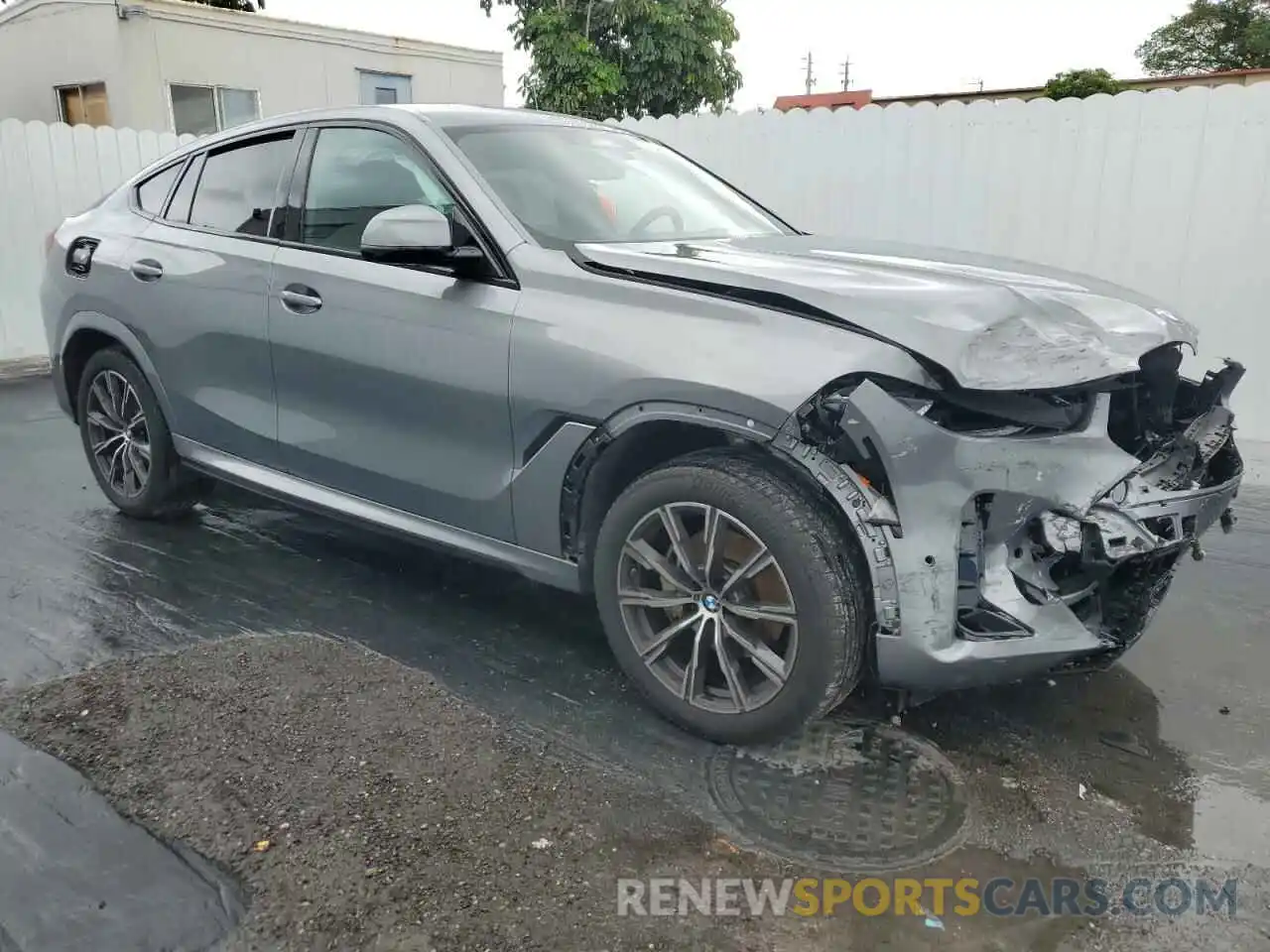 4 Photograph of a damaged car 5UX33EX09R9U40328 BMW X6 2024