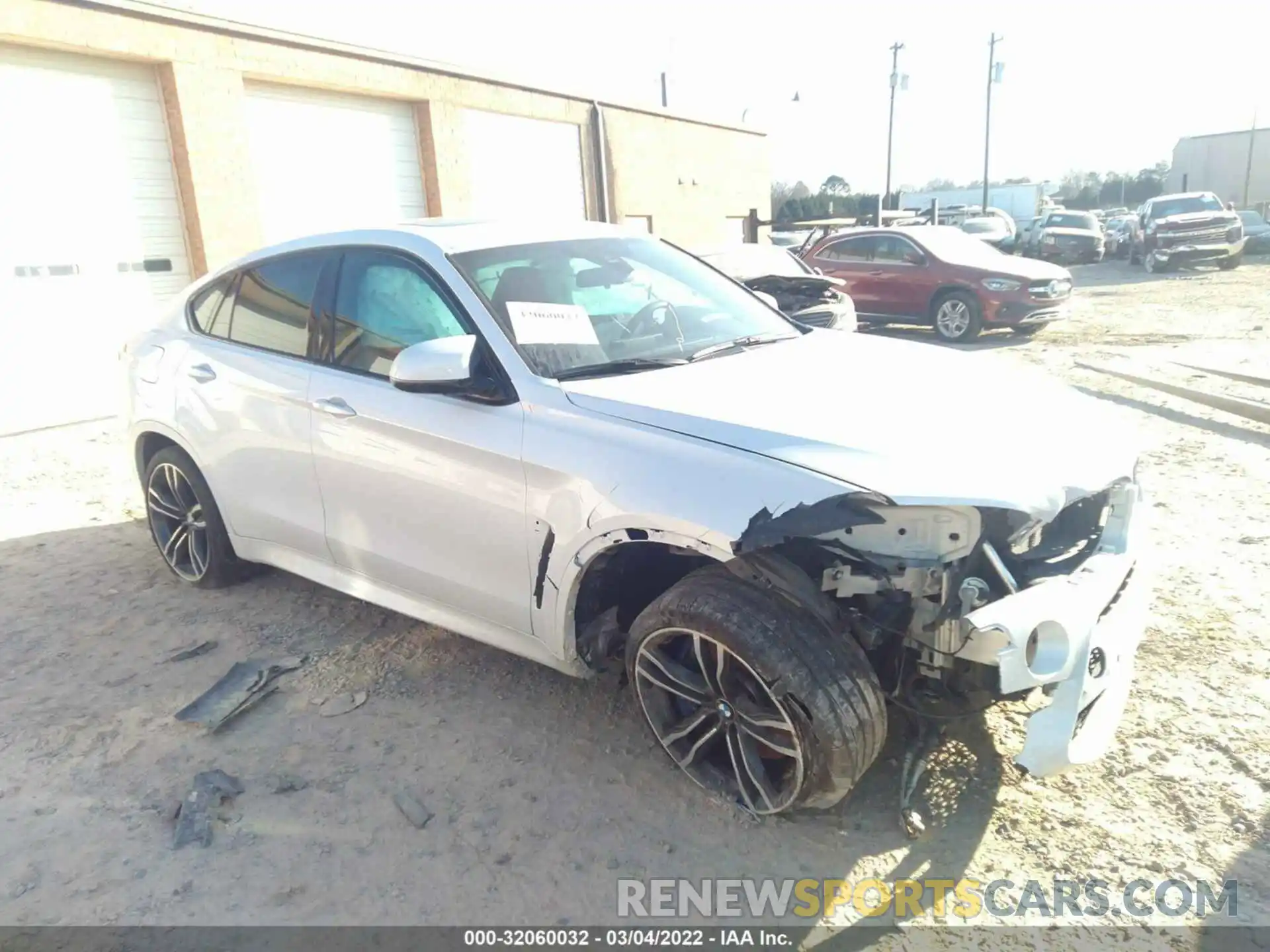 1 Photograph of a damaged car 5YMKW8C51K0Y75000 BMW X6 M 2019