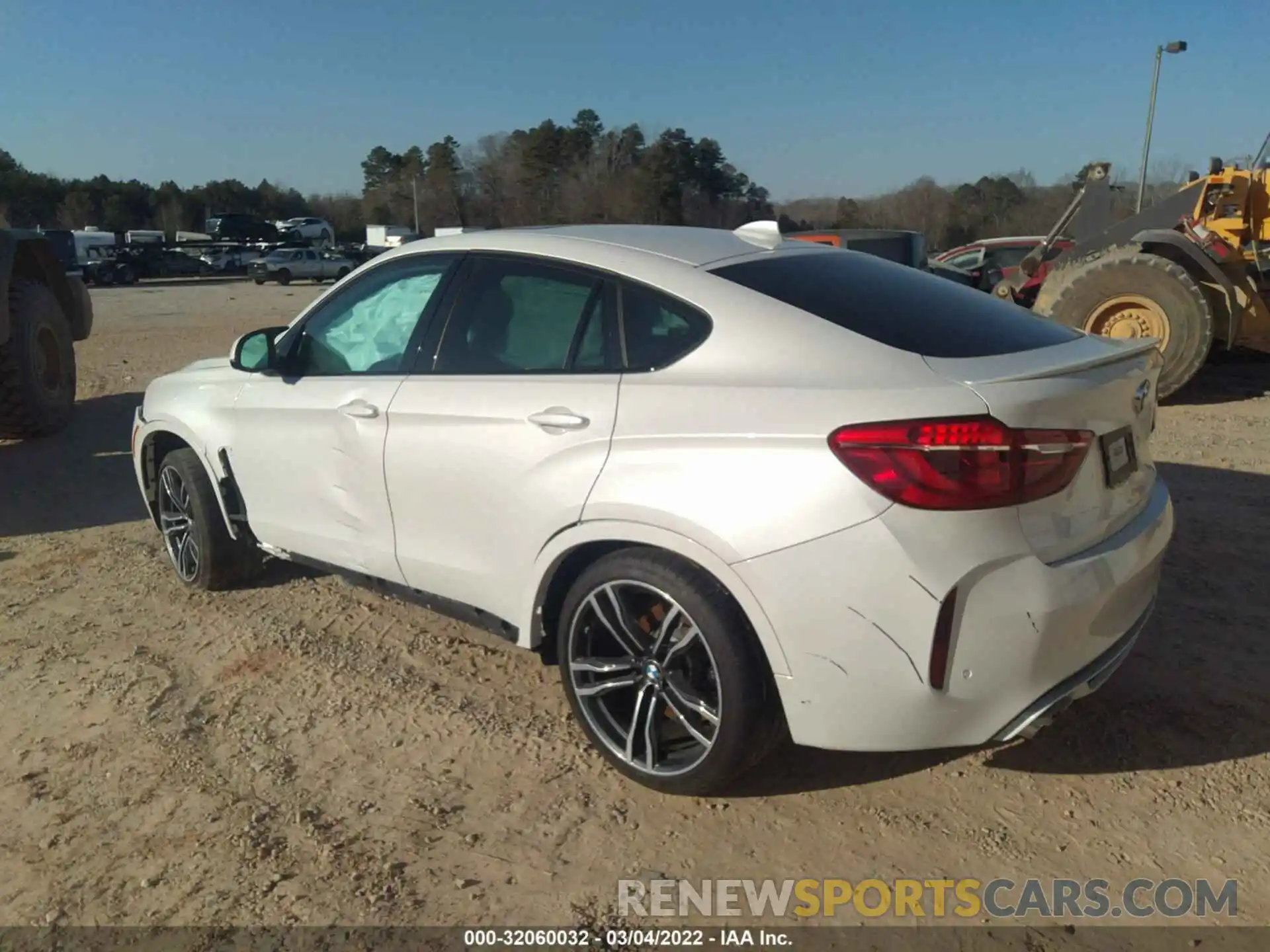 3 Photograph of a damaged car 5YMKW8C51K0Y75000 BMW X6 M 2019