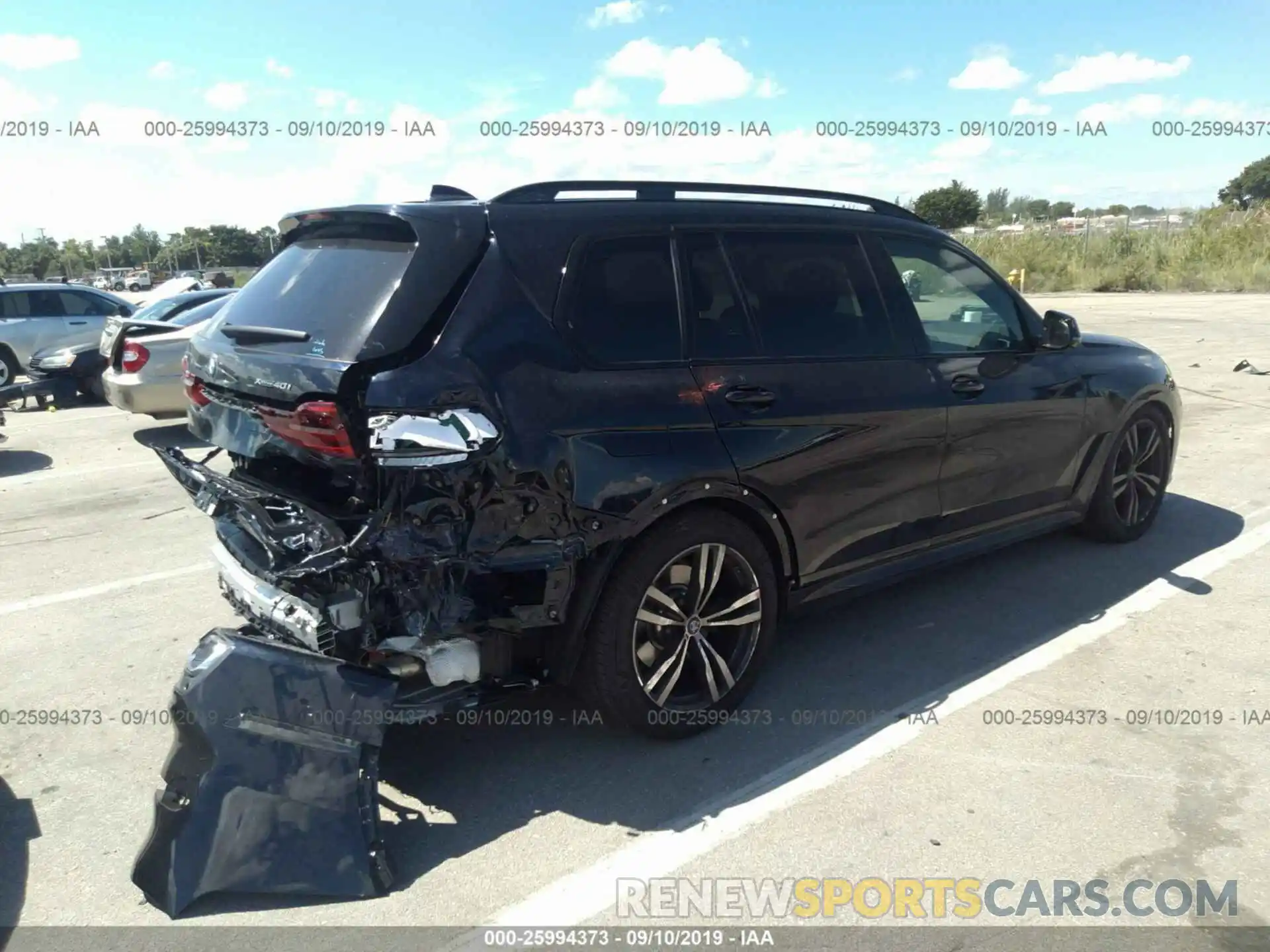 4 Photograph of a damaged car 5UXCW2C50KL081175 BMW X7 2019