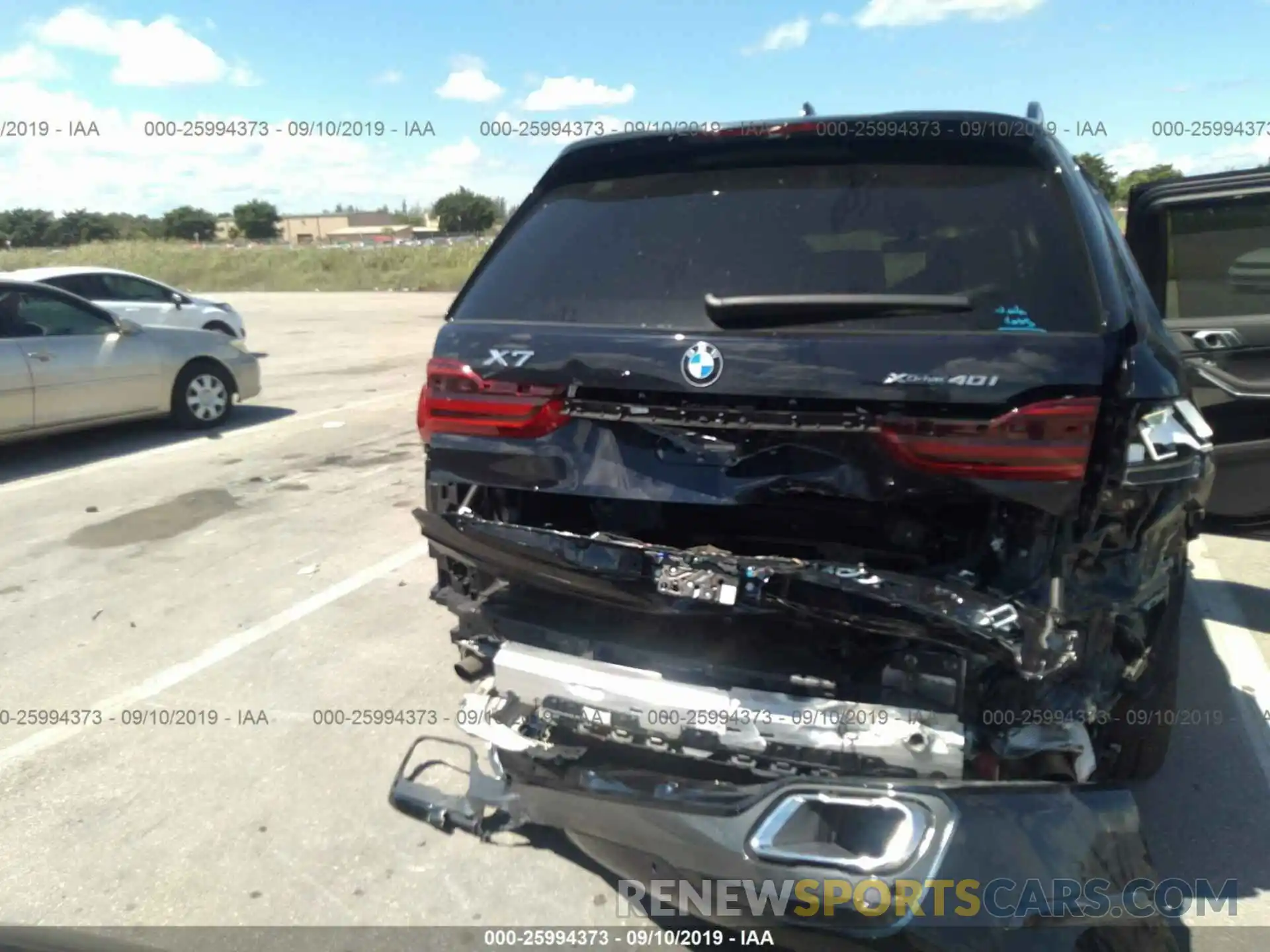 6 Photograph of a damaged car 5UXCW2C50KL081175 BMW X7 2019