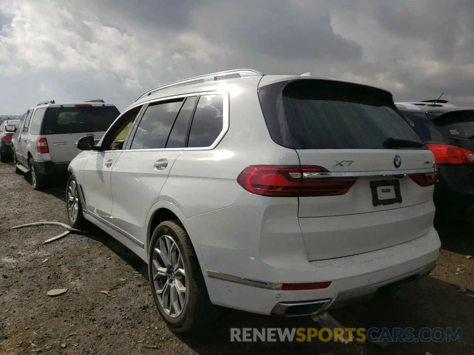 3 Photograph of a damaged car 5UXCW2C50KL082598 BMW X7 2019