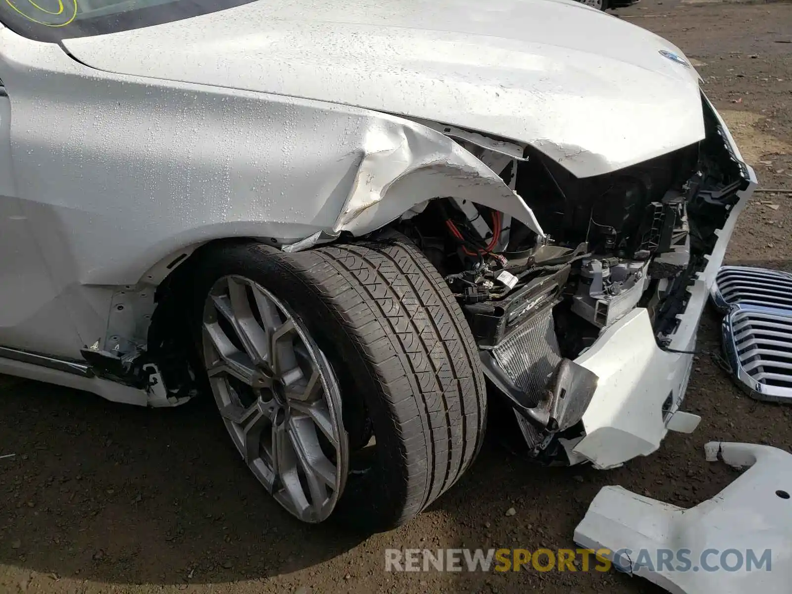 9 Photograph of a damaged car 5UXCW2C50KL082598 BMW X7 2019