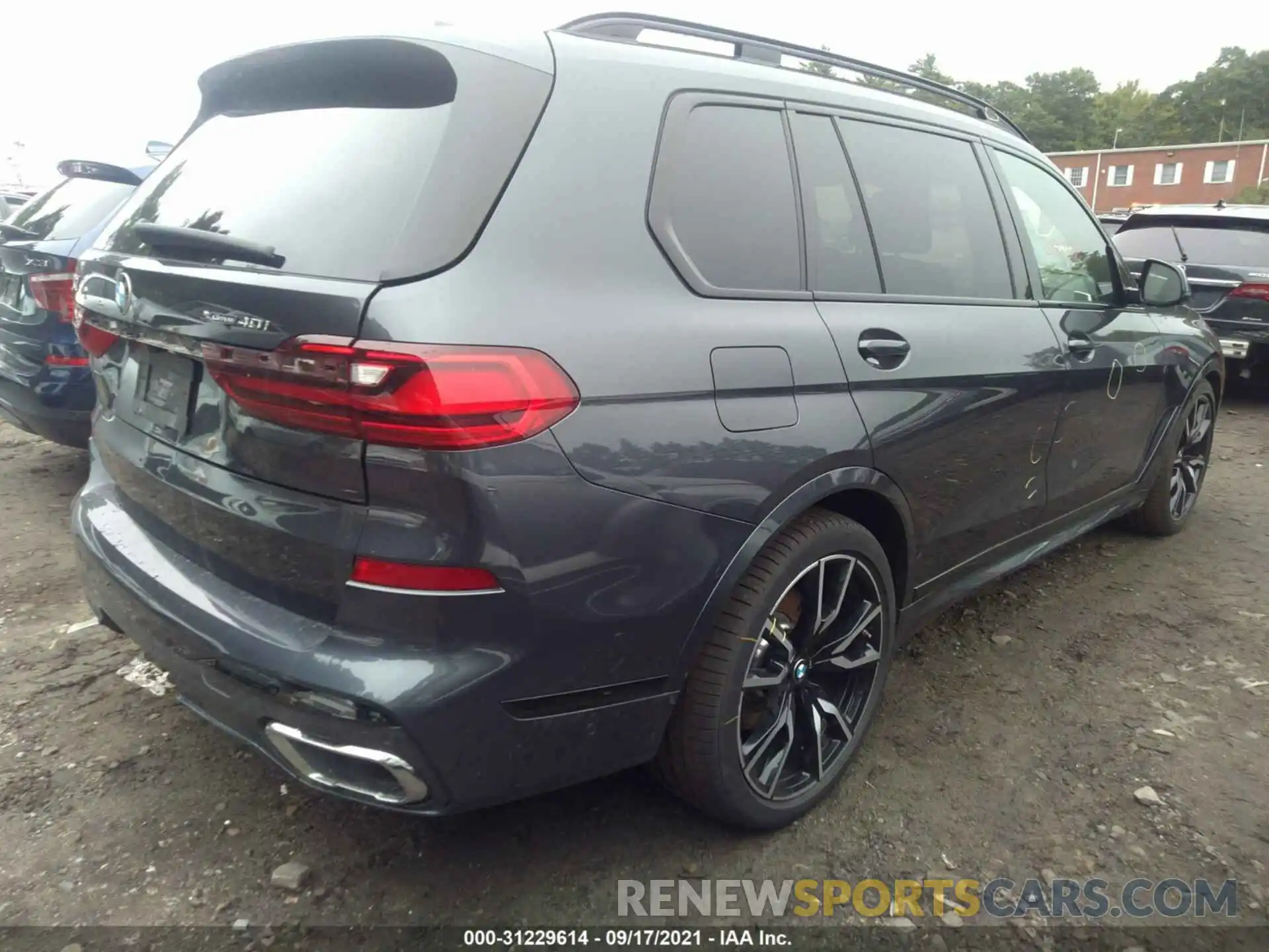 4 Photograph of a damaged car 5UXCW2C51KL081606 BMW X7 2019