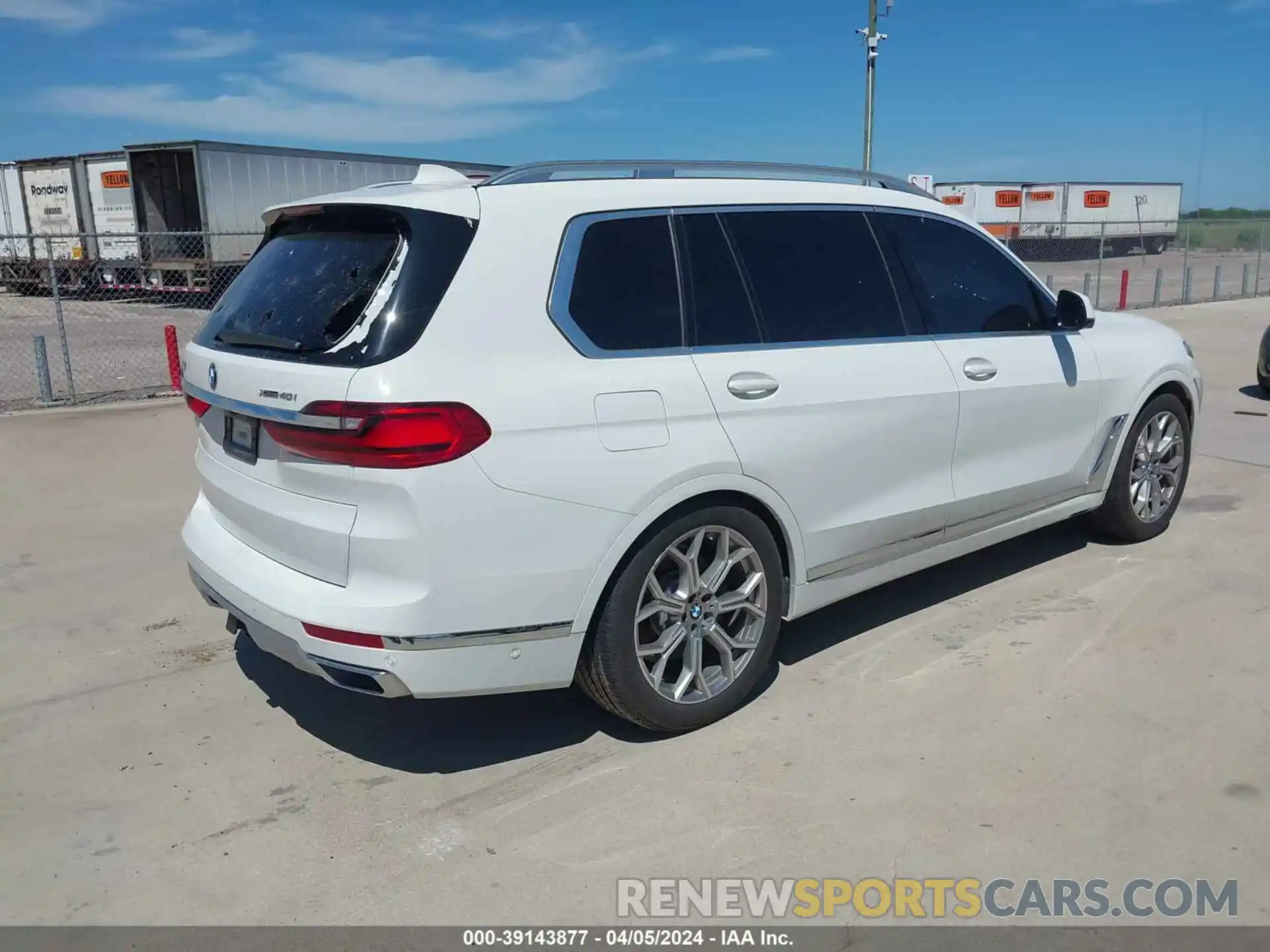 4 Photograph of a damaged car 5UXCW2C52KL082134 BMW X7 2019