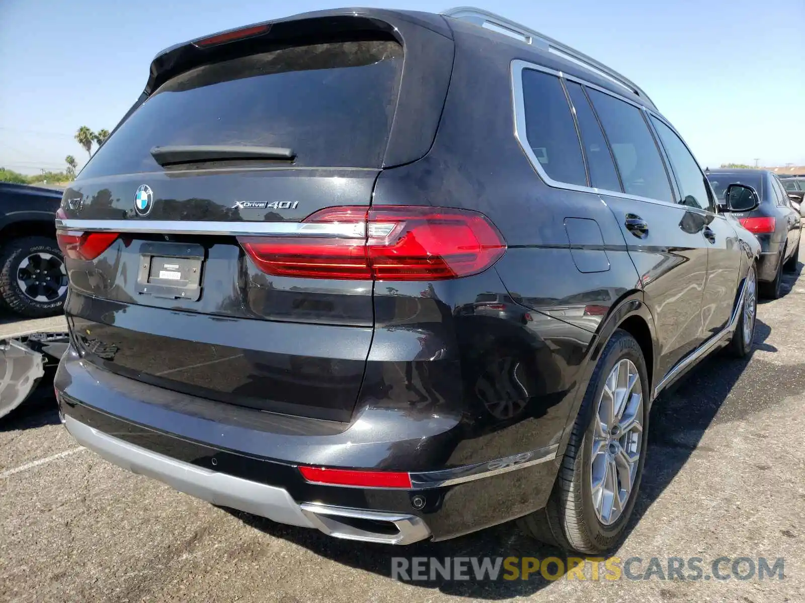 4 Photograph of a damaged car 5UXCW2C52KL084241 BMW X7 2019