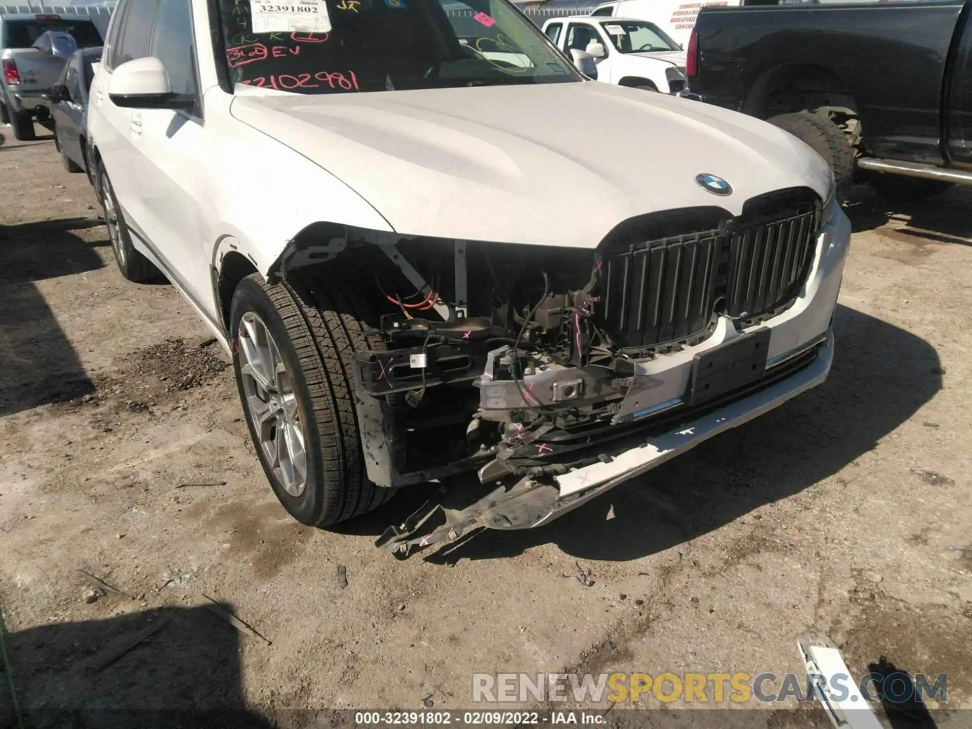 6 Photograph of a damaged car 5UXCW2C53KL088430 BMW X7 2019