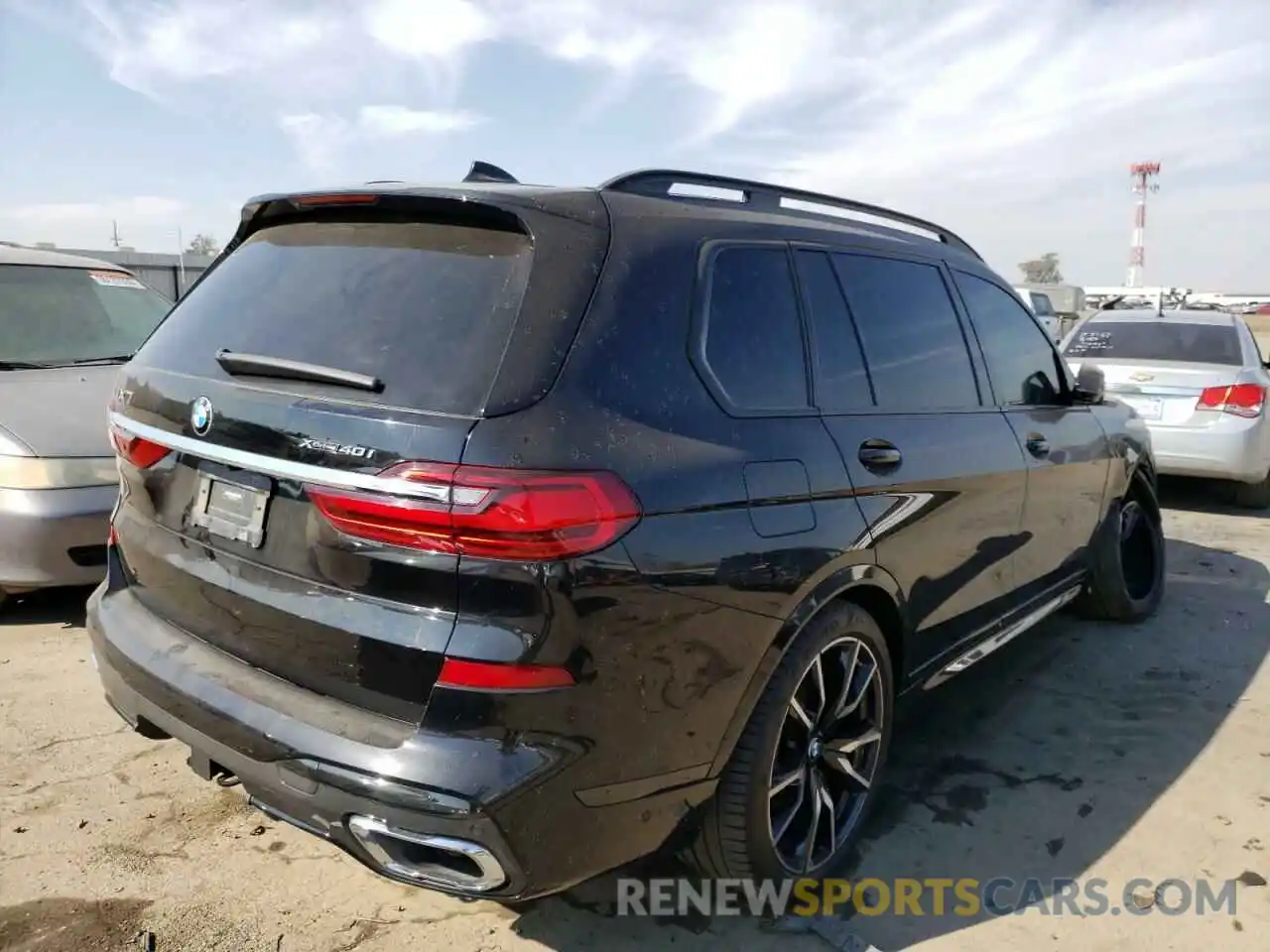 4 Photograph of a damaged car 5UXCW2C53KLB43509 BMW X7 2019