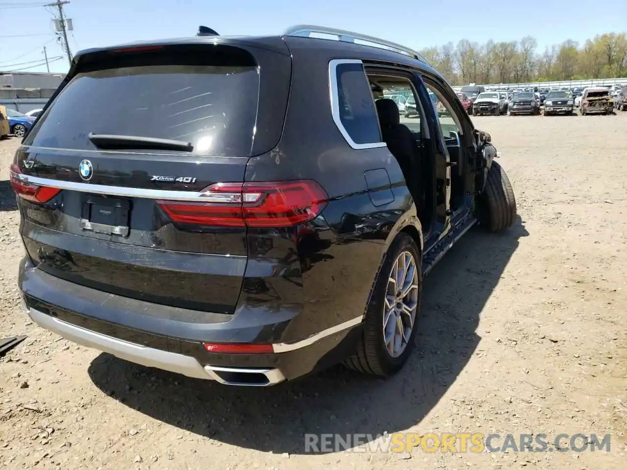 4 Photograph of a damaged car 5UXCW2C54K0E74083 BMW X7 2019