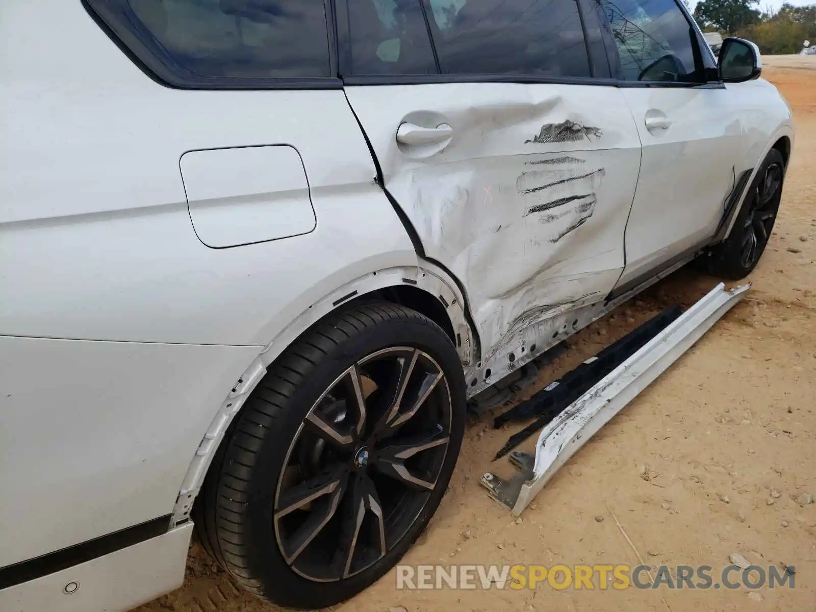 9 Photograph of a damaged car 5UXCW2C54KL082913 BMW X7 2019