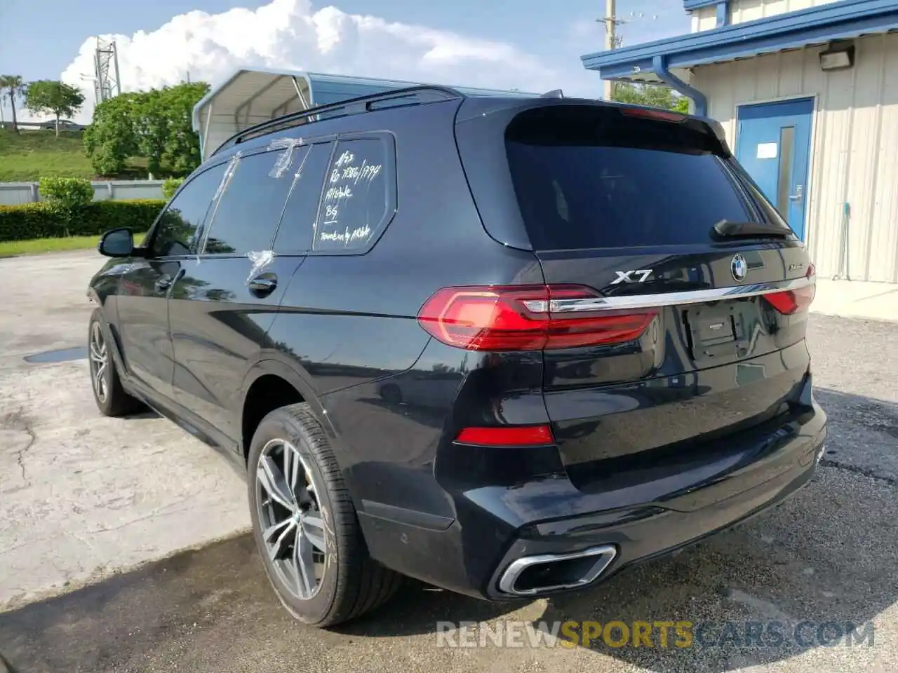 3 Photograph of a damaged car 5UXCW2C55KL083987 BMW X7 2019