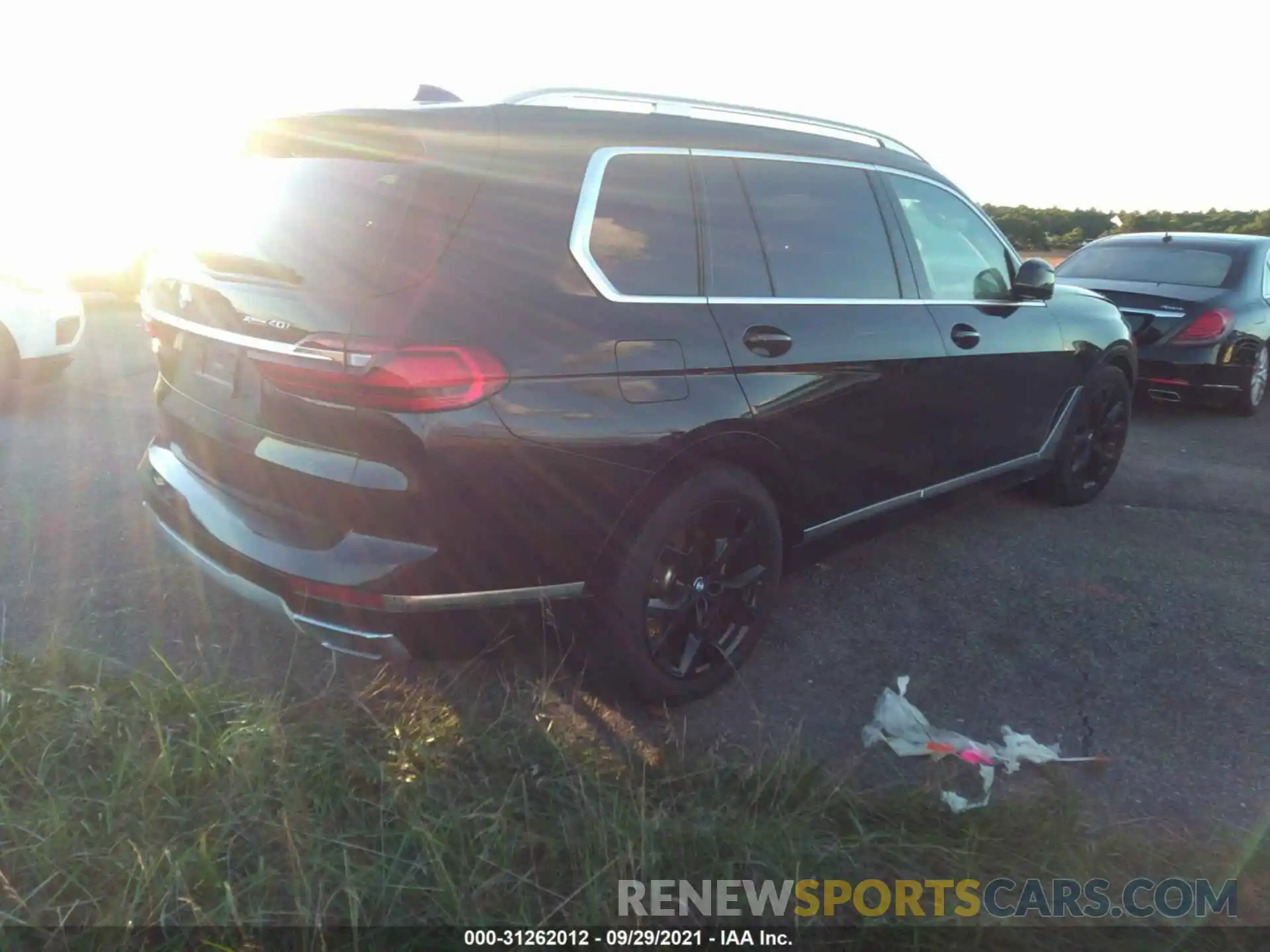 4 Photograph of a damaged car 5UXCW2C55KL087571 BMW X7 2019