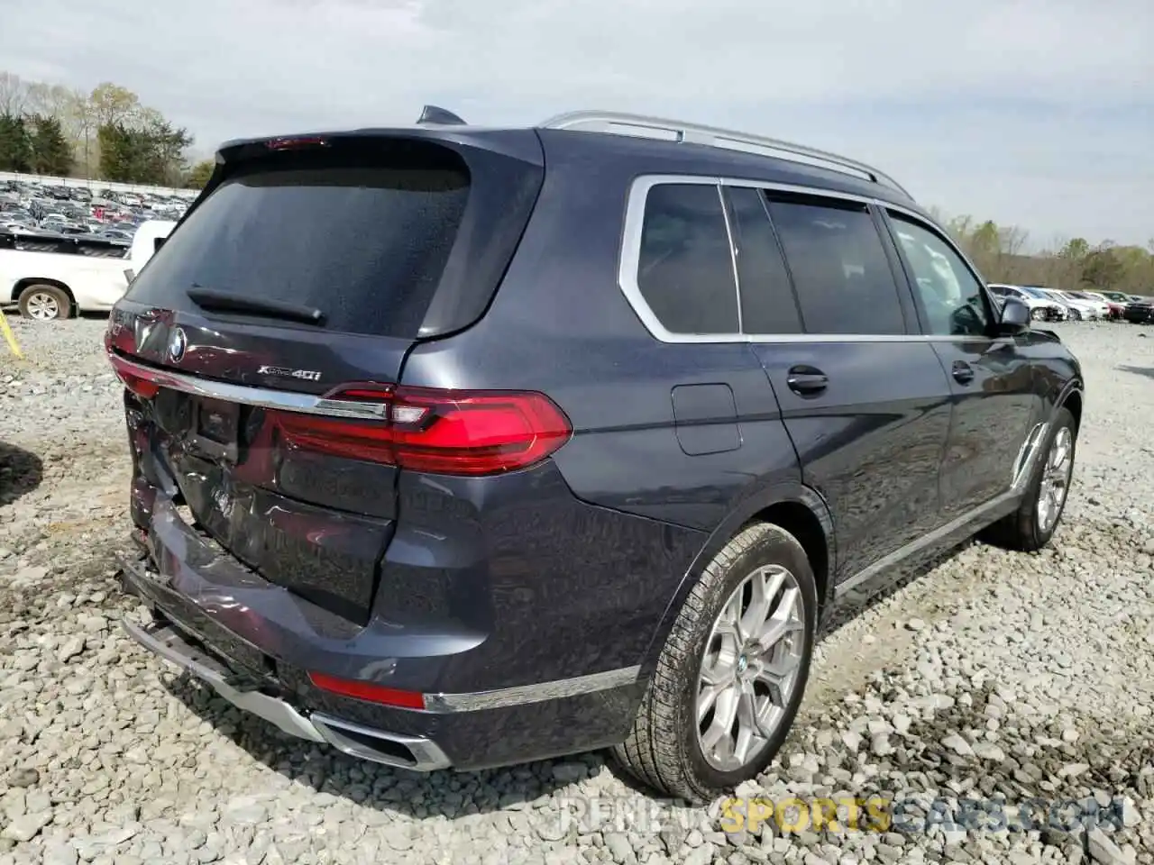 4 Photograph of a damaged car 5UXCW2C56KL082105 BMW X7 2019