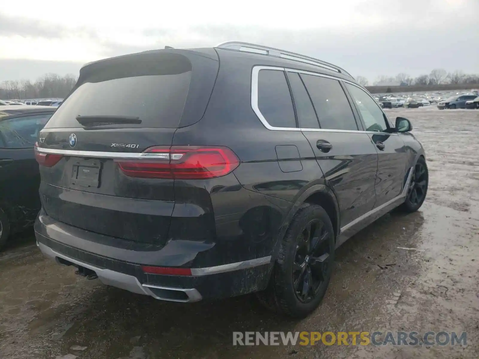 4 Photograph of a damaged car 5UXCW2C56KL087787 BMW X7 2019