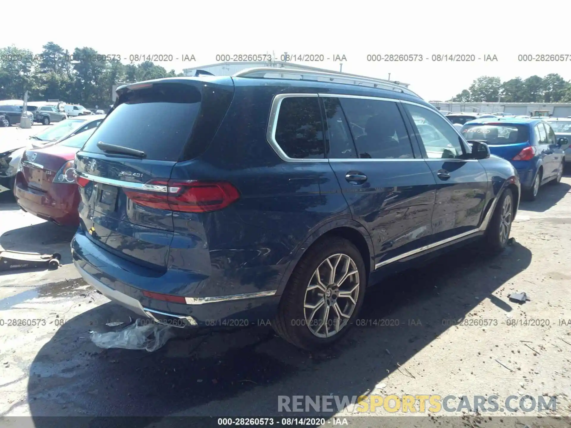 4 Photograph of a damaged car 5UXCW2C56KL088602 BMW X7 2019