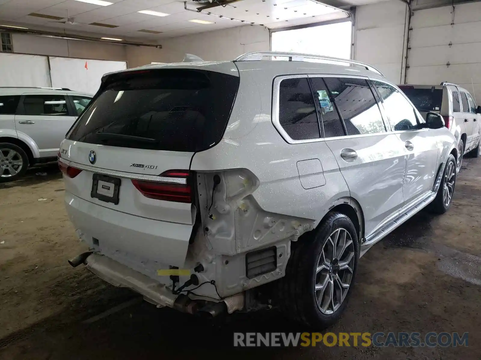 4 Photograph of a damaged car 5UXCW2C57KL081223 BMW X7 2019