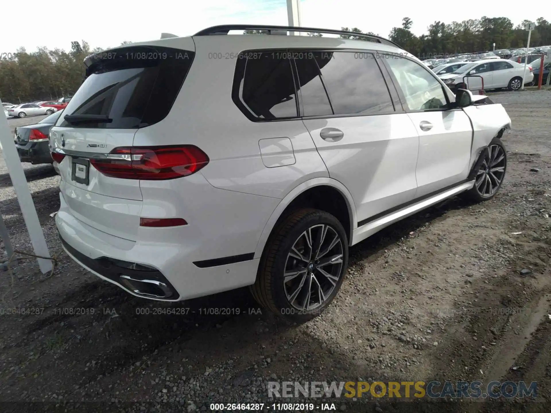 4 Photograph of a damaged car 5UXCW2C57KL081920 BMW X7 2019