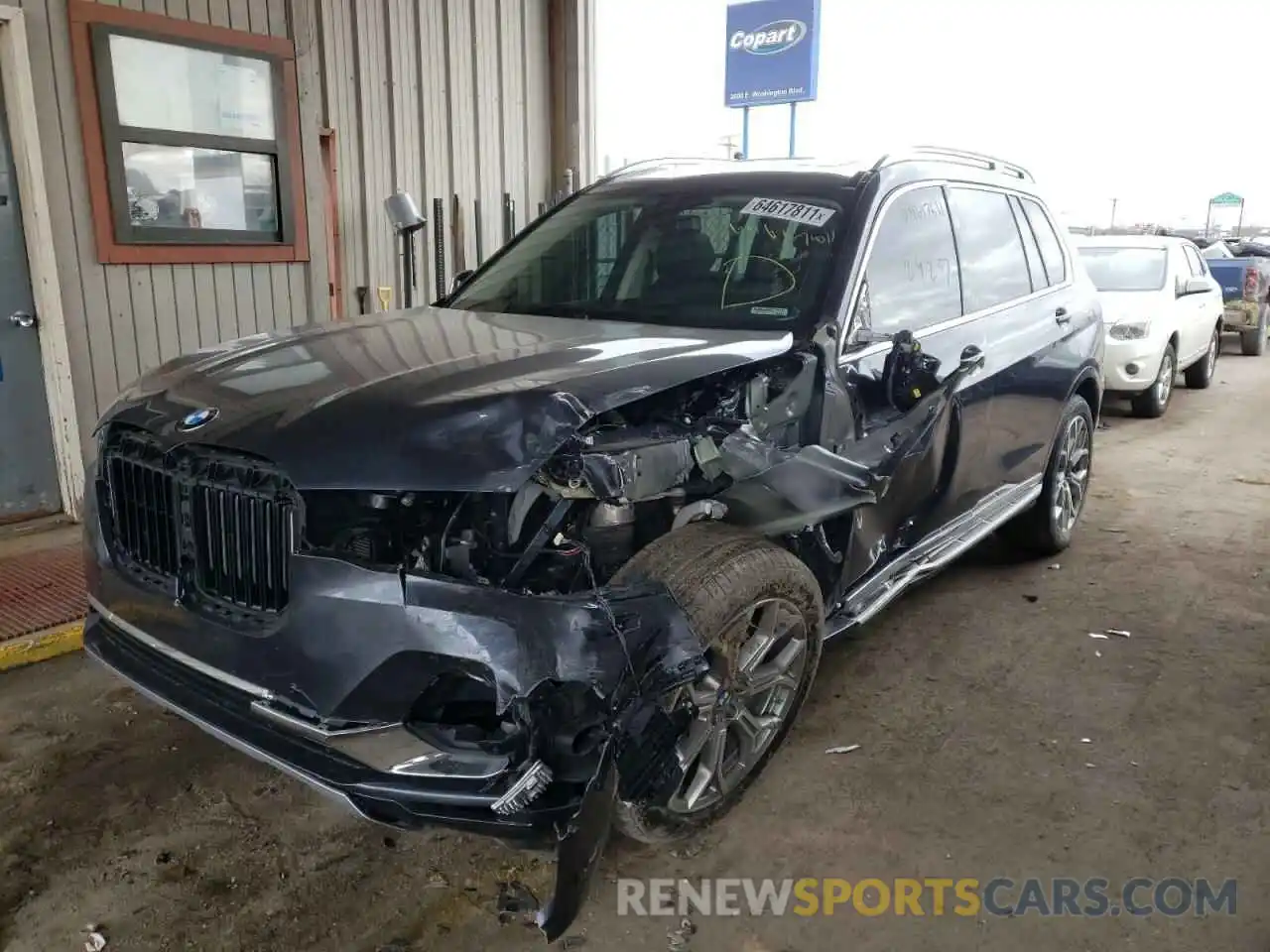 2 Photograph of a damaged car 5UXCW2C57KL082484 BMW X7 2019