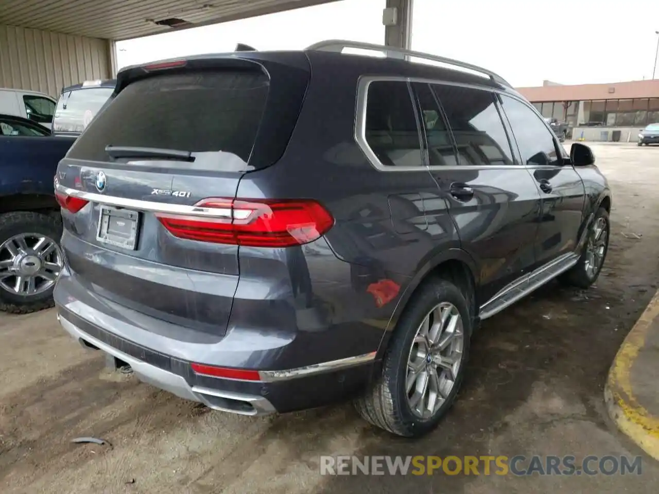 4 Photograph of a damaged car 5UXCW2C57KL082484 BMW X7 2019