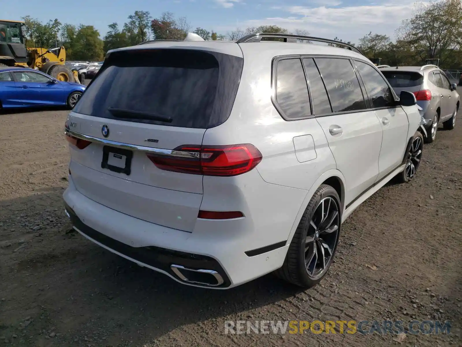 4 Photograph of a damaged car 5UXCW2C57KL083991 BMW X7 2019