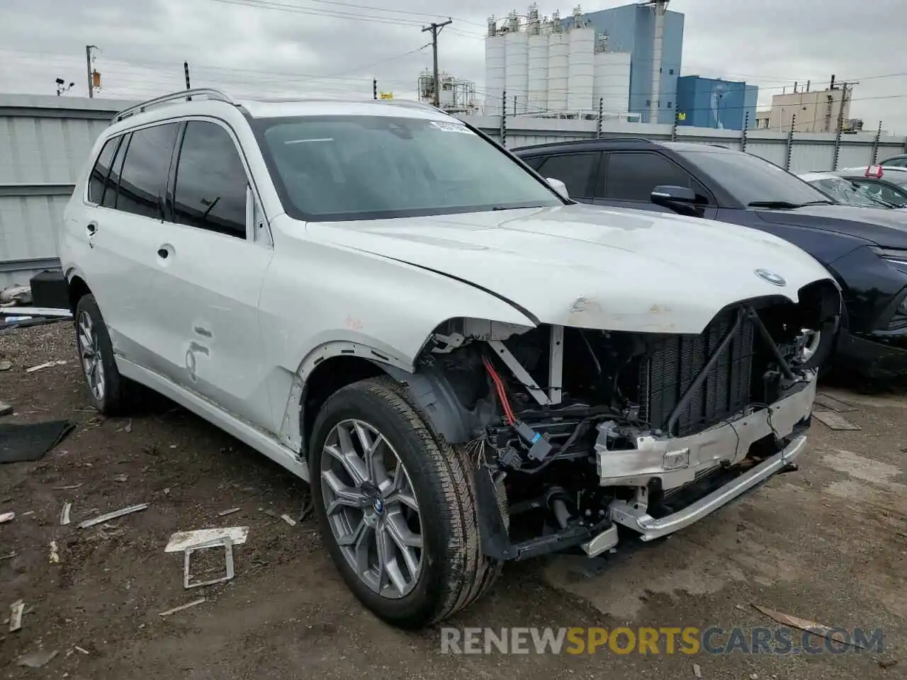 4 Photograph of a damaged car 5UXCW2C57KL088365 BMW X7 2019