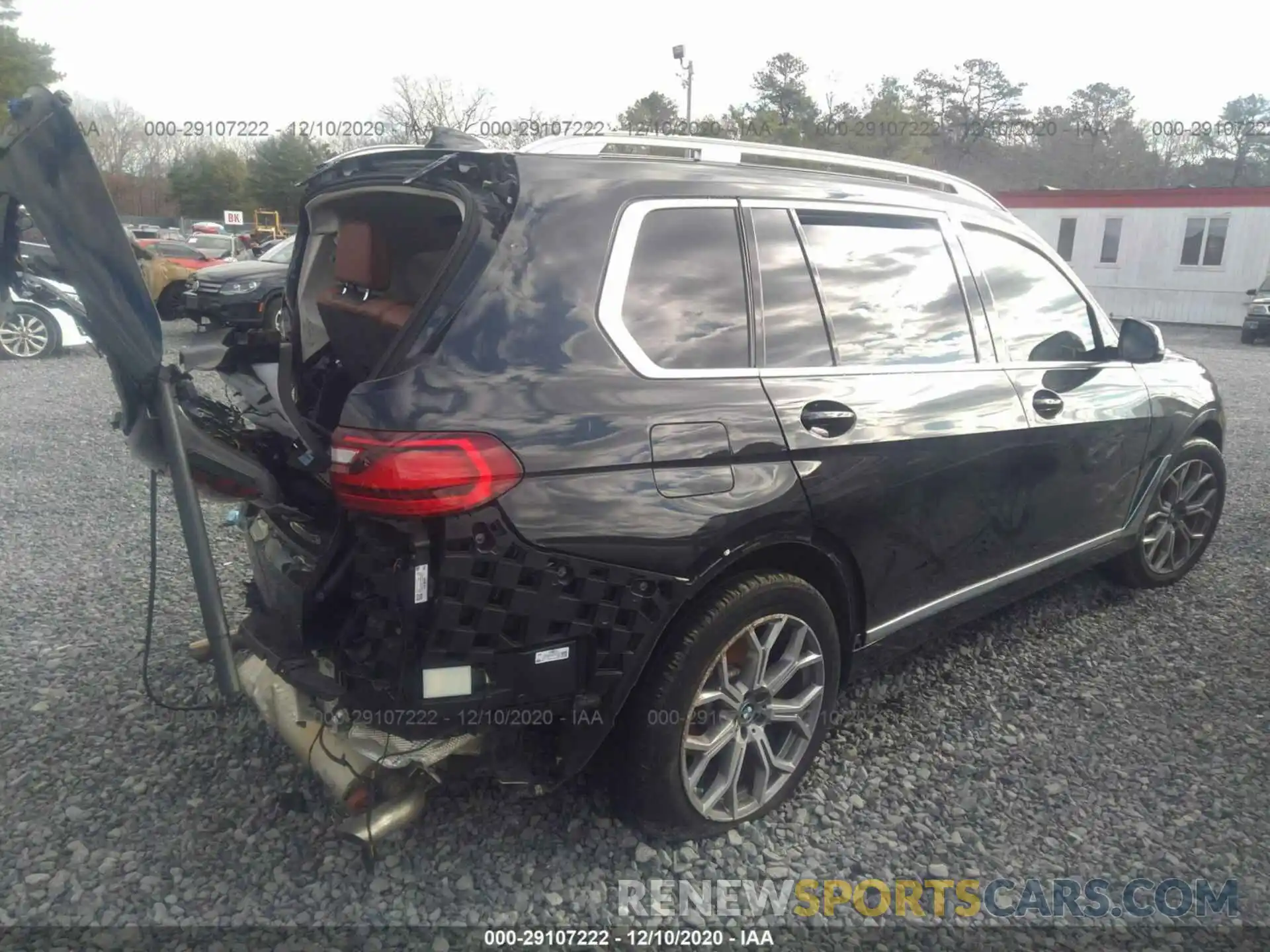 4 Photograph of a damaged car 5UXCW2C57KLB44131 BMW X7 2019