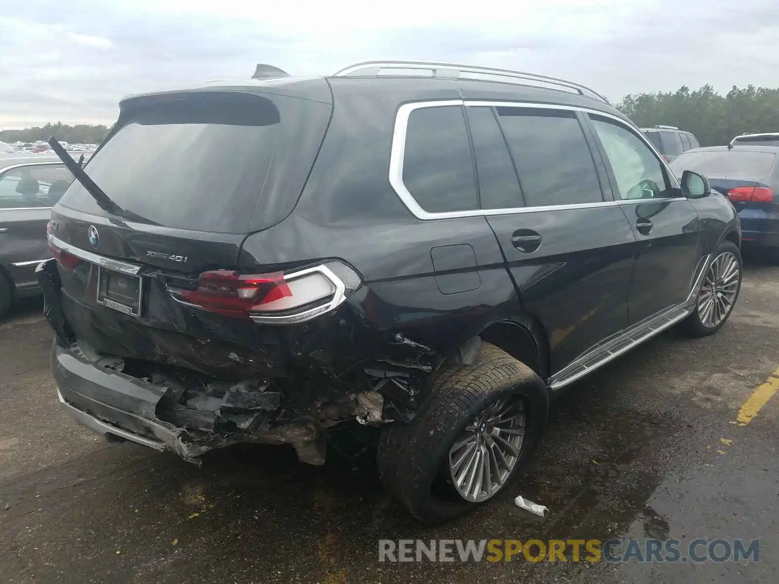 4 Photograph of a damaged car 5UXCW2C58KL086429 BMW X7 2019