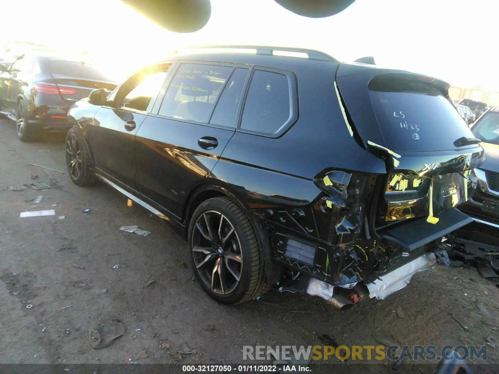 3 Photograph of a damaged car 5UXCW2C59KL083538 BMW X7 2019