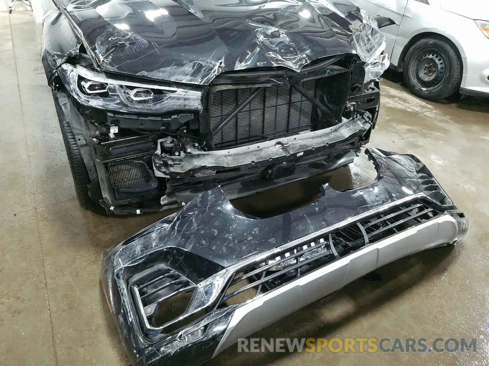 9 Photograph of a damaged car 5UXCW2C5XKL081491 BMW X7 2019