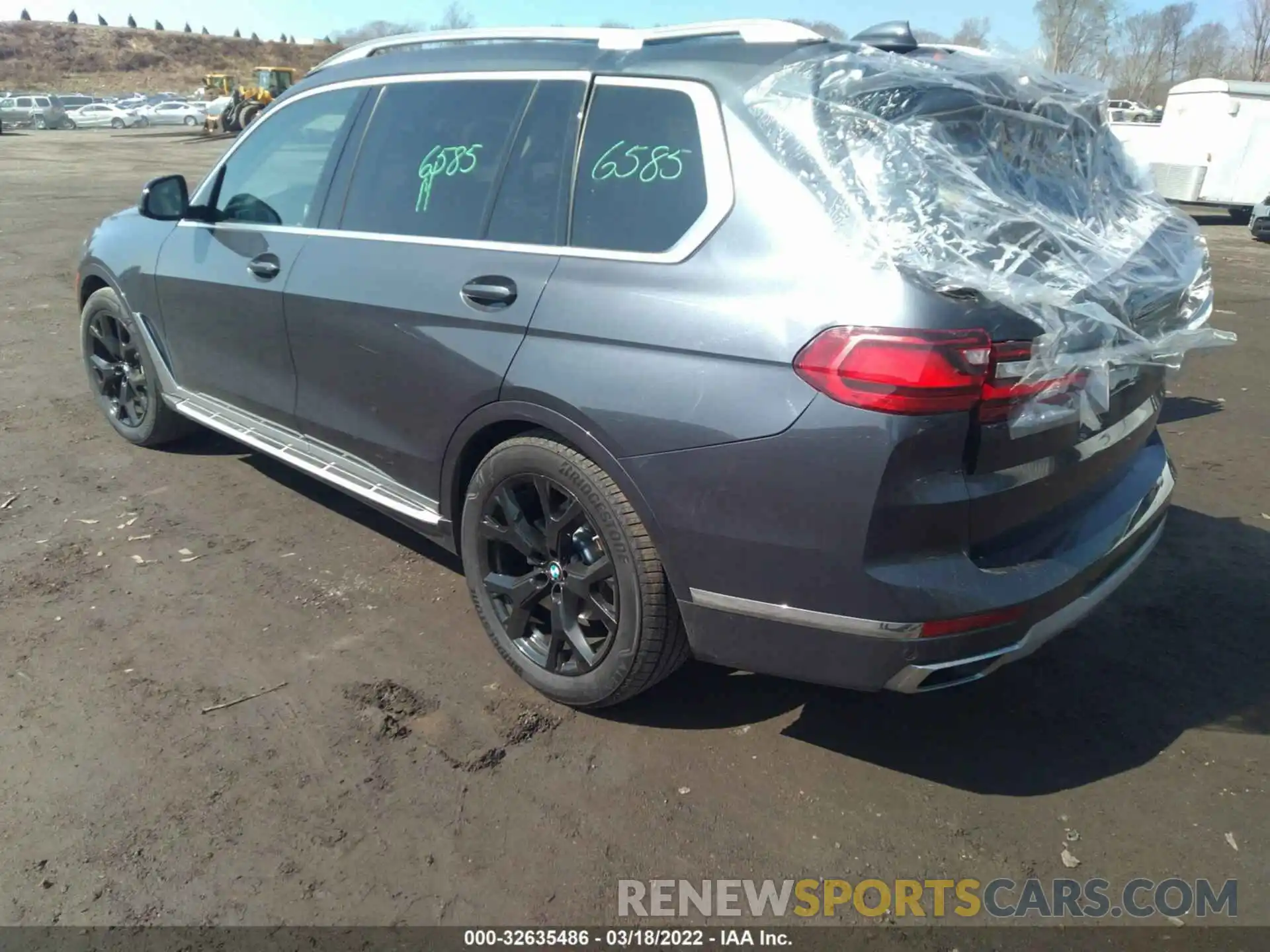 3 Photograph of a damaged car 5UXCW2C5XKL081605 BMW X7 2019