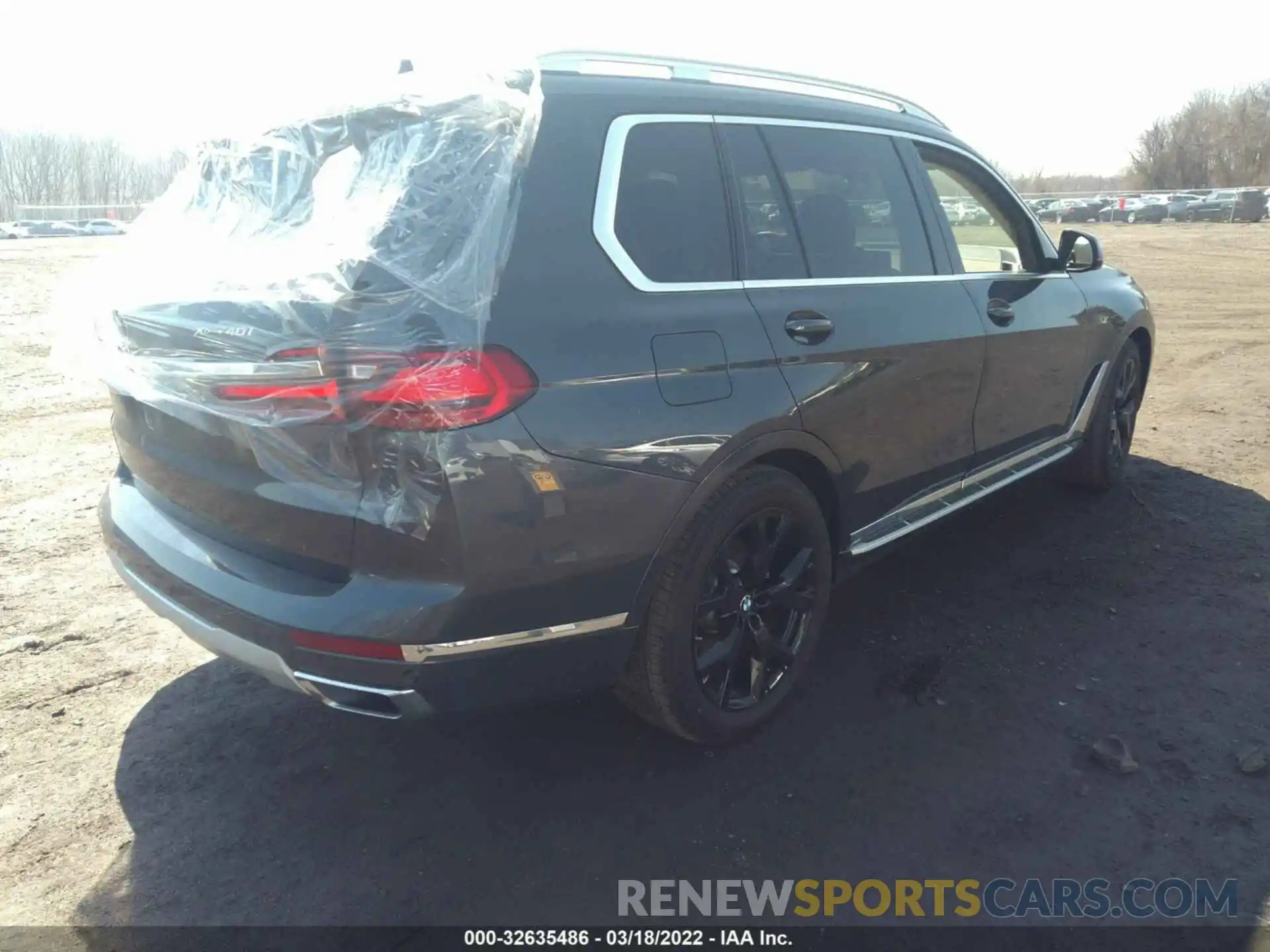 4 Photograph of a damaged car 5UXCW2C5XKL081605 BMW X7 2019