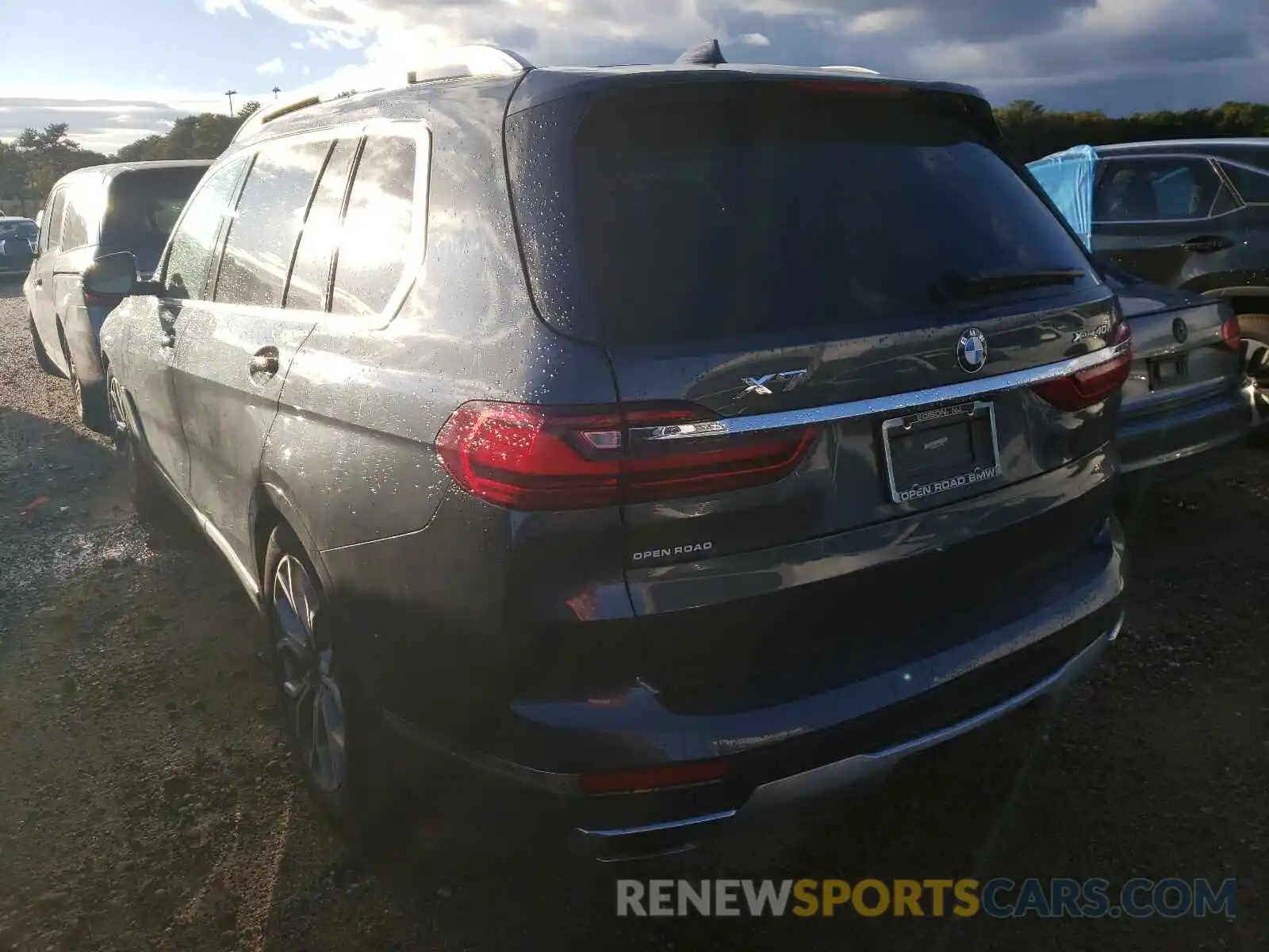 3 Photograph of a damaged car 5UXCW2C5XKL081684 BMW X7 2019