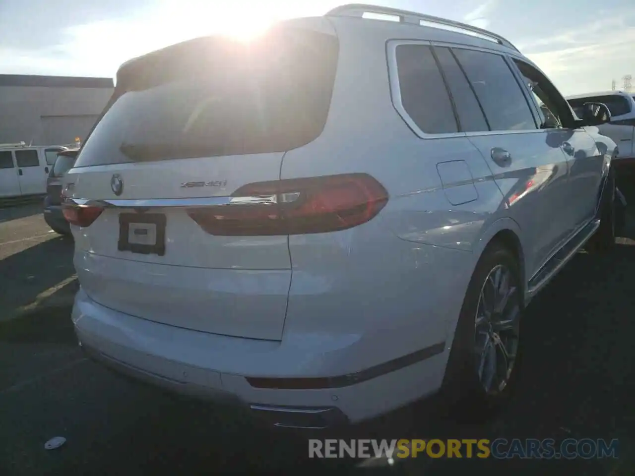 4 Photograph of a damaged car 5UXCW2C5XKL086397 BMW X7 2019