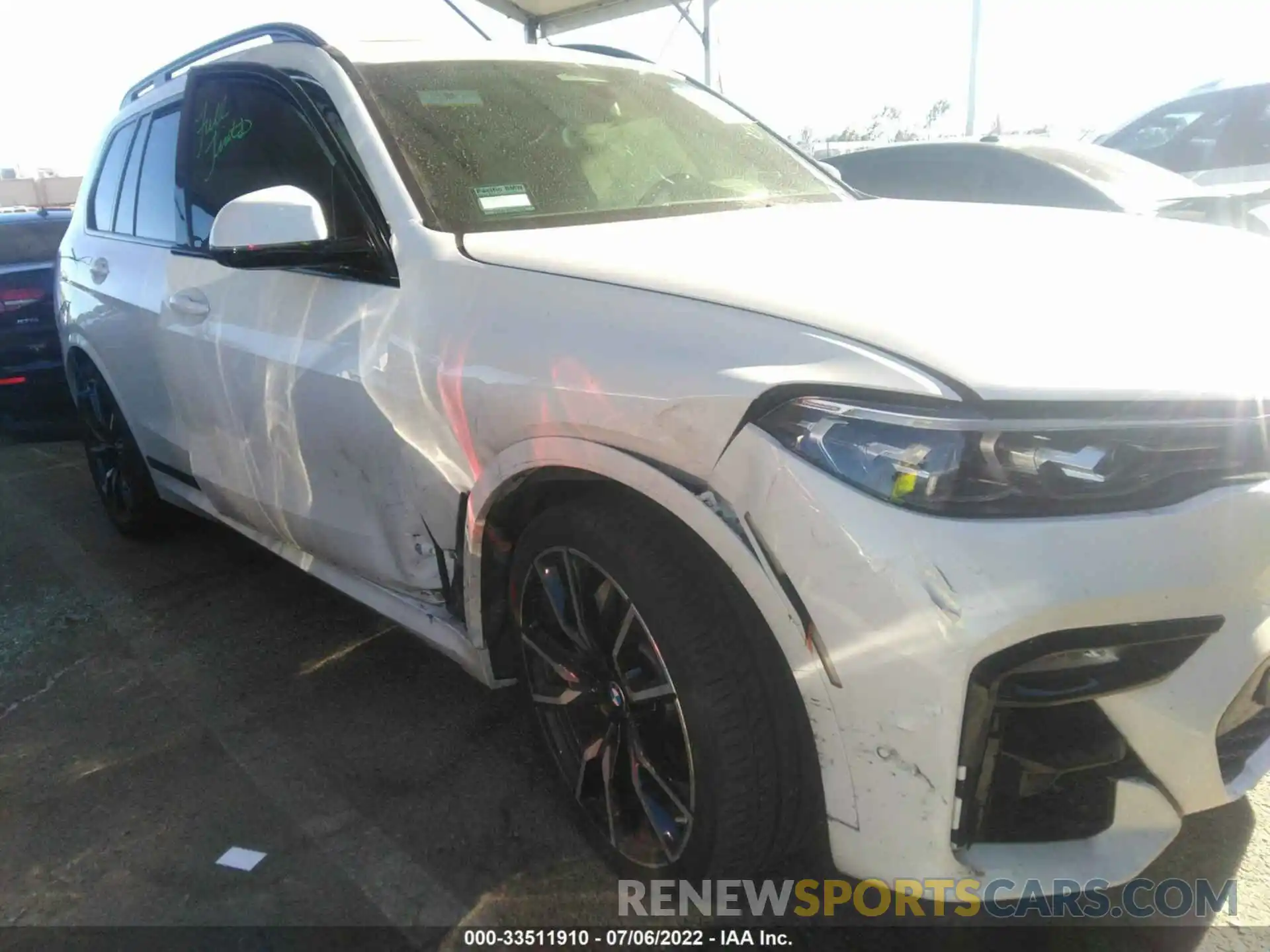 6 Photograph of a damaged car 5UXCX4C50KLS38020 BMW X7 2019