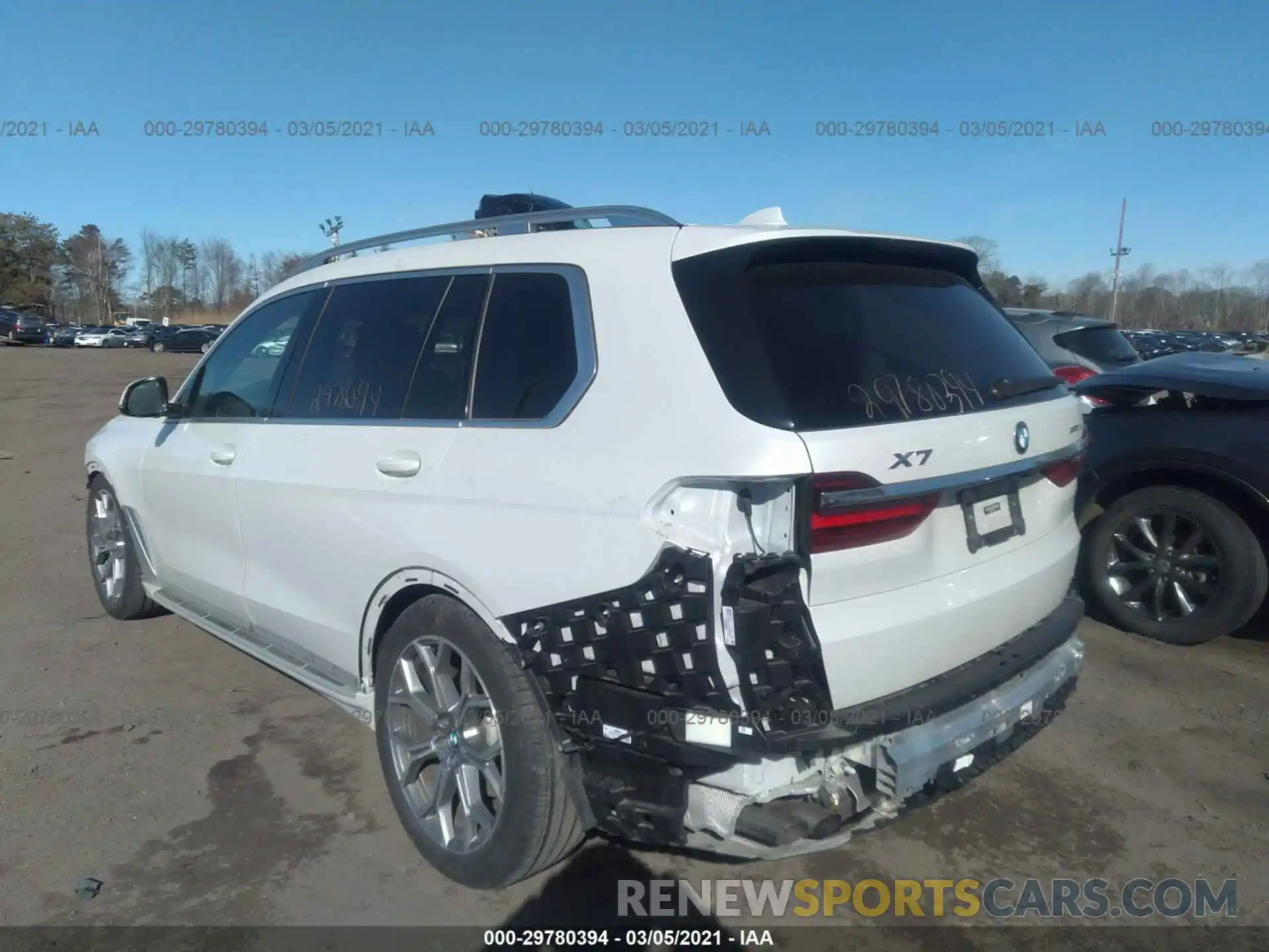 3 Фотография поврежденного автомобиля 5UXCX4C51KLS35935 BMW X7 2019