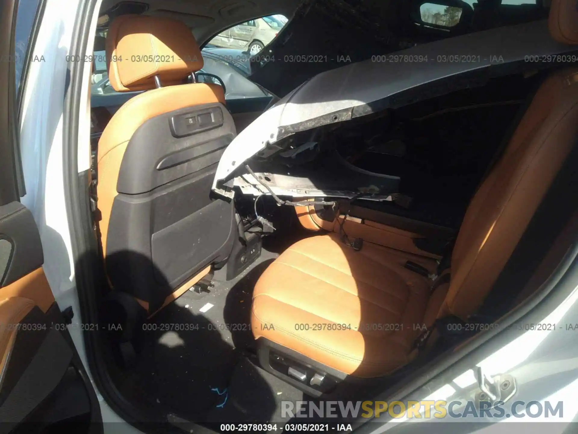 8 Photograph of a damaged car 5UXCX4C51KLS35935 BMW X7 2019