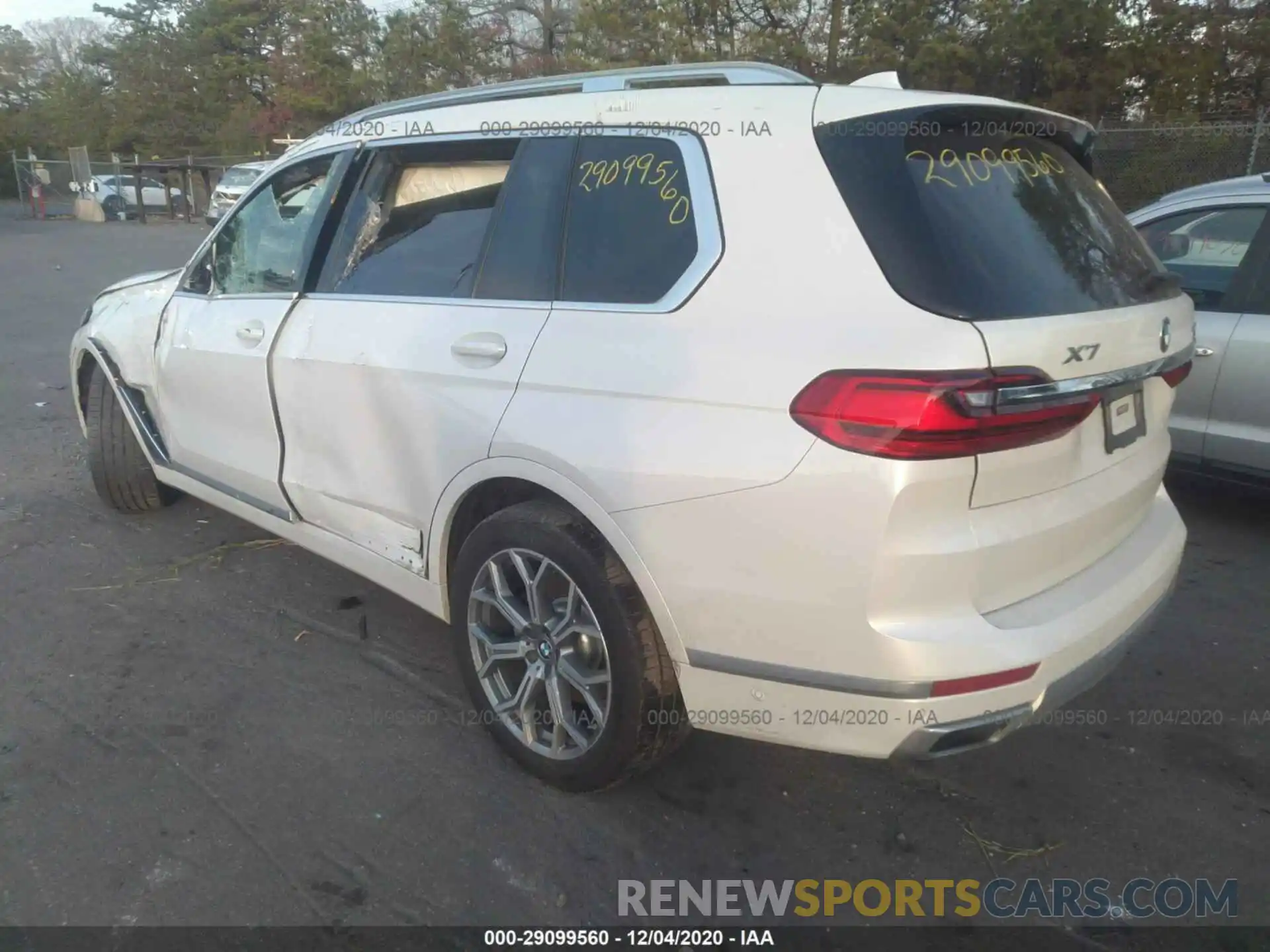 3 Photograph of a damaged car 5UXCX4C51KLS38222 BMW X7 2019