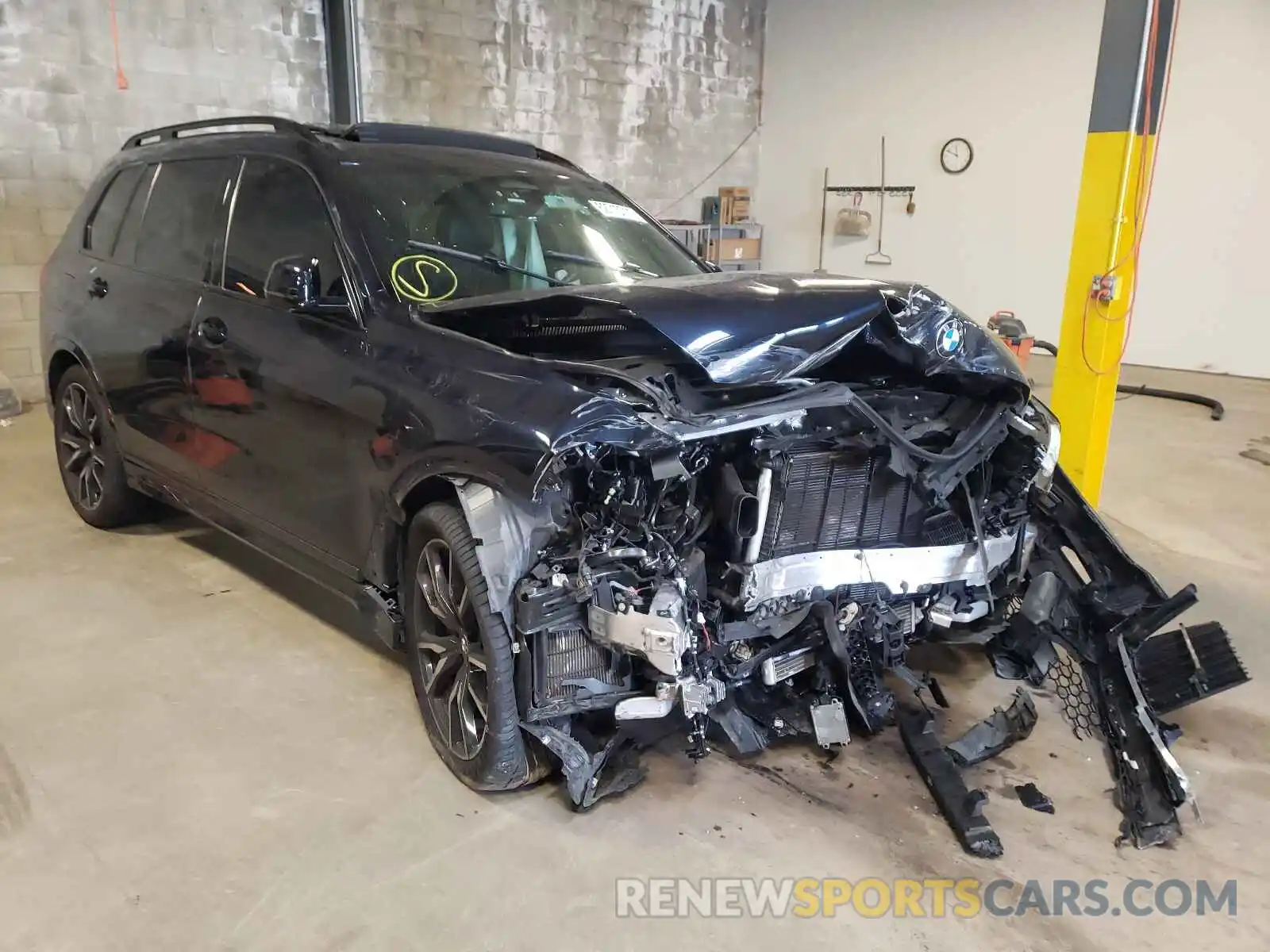 1 Photograph of a damaged car 5UXCX4C52KLS35989 BMW X7 2019