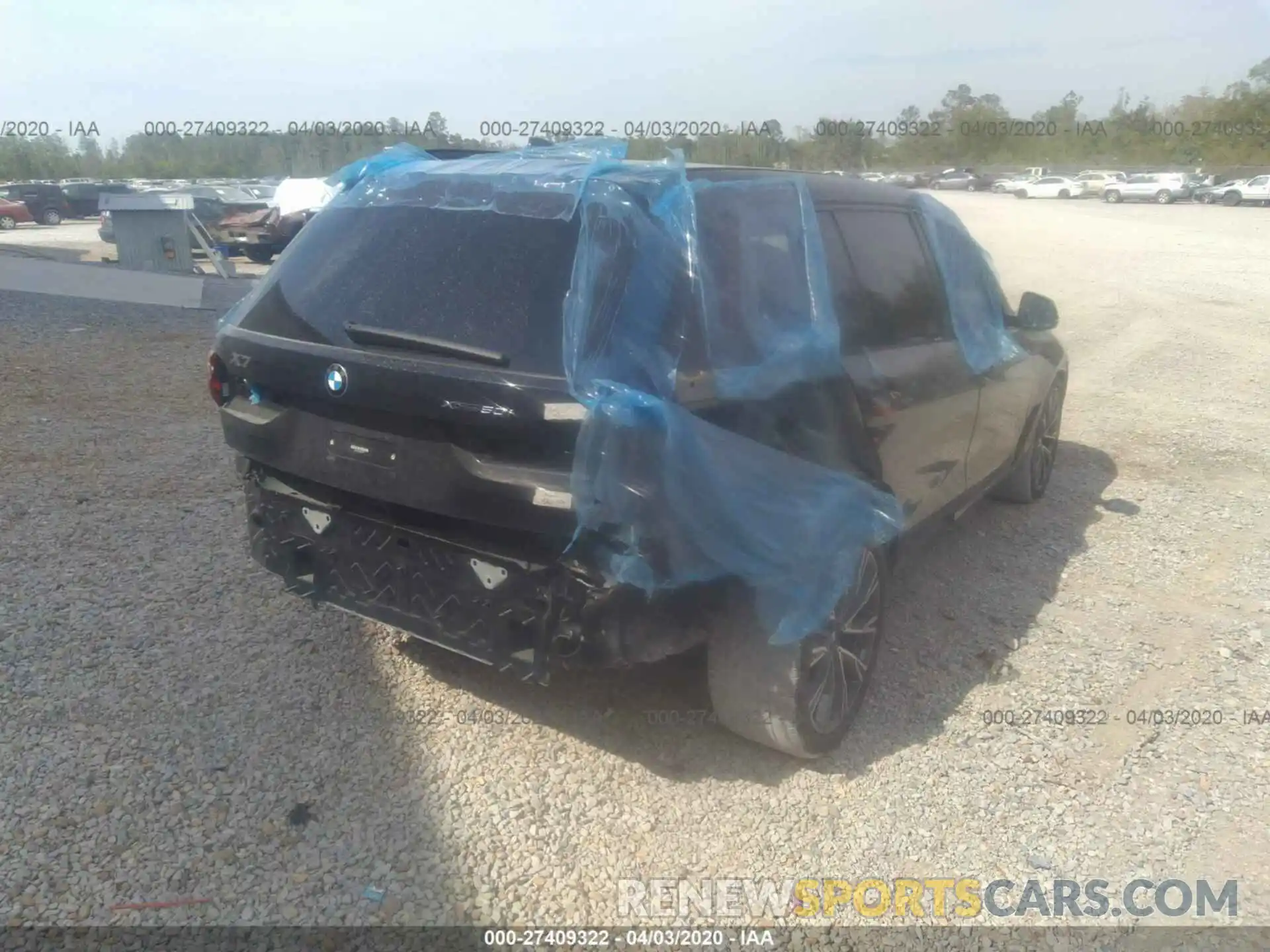 4 Photograph of a damaged car 5UXCX4C54KLB40143 BMW X7 2019