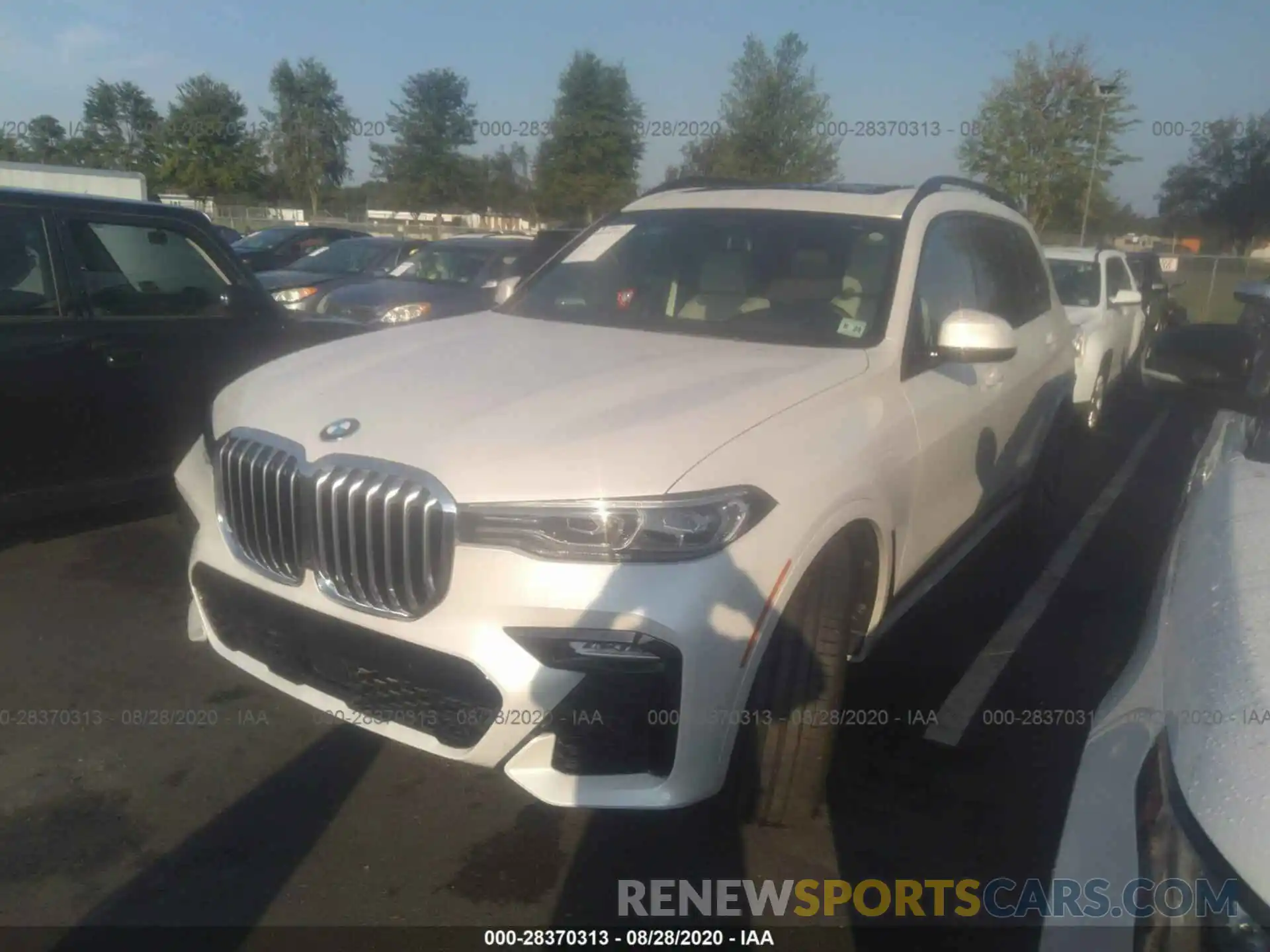 2 Photograph of a damaged car 5UXCX4C54KLS38263 BMW X7 2019